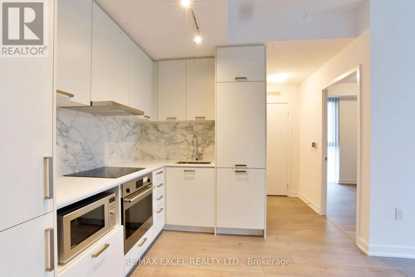 1102 - 38 HONEYCRISP CRESCENT