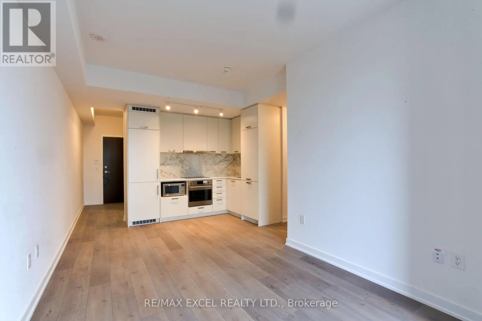 1102 - 38 HONEYCRISP CRESCENT