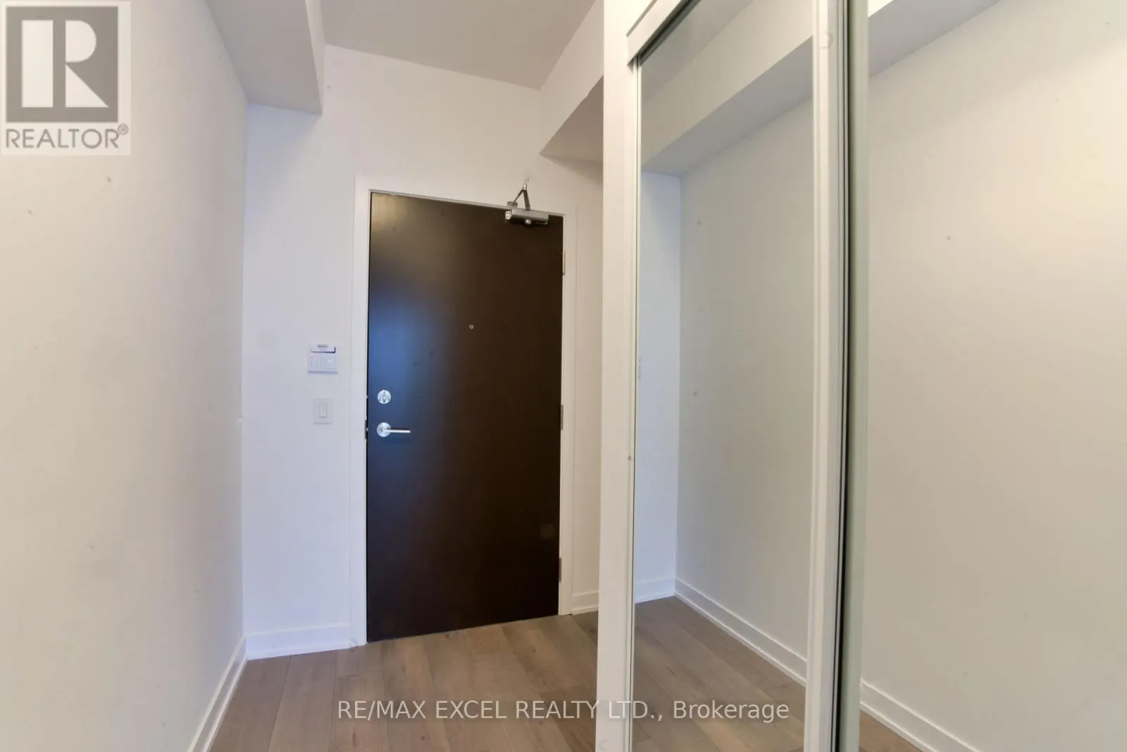 1102 - 38 HONEYCRISP CRESCENT