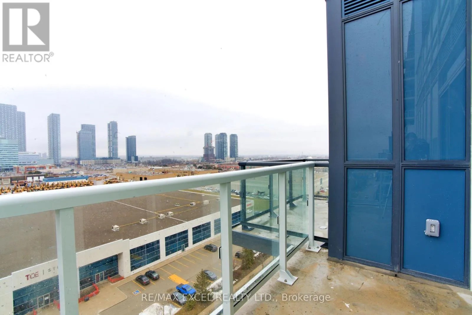 1102 - 38 HONEYCRISP CRESCENT