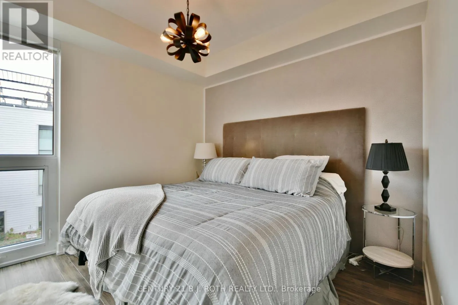 B317 - 271 SEA RAY AVENUE