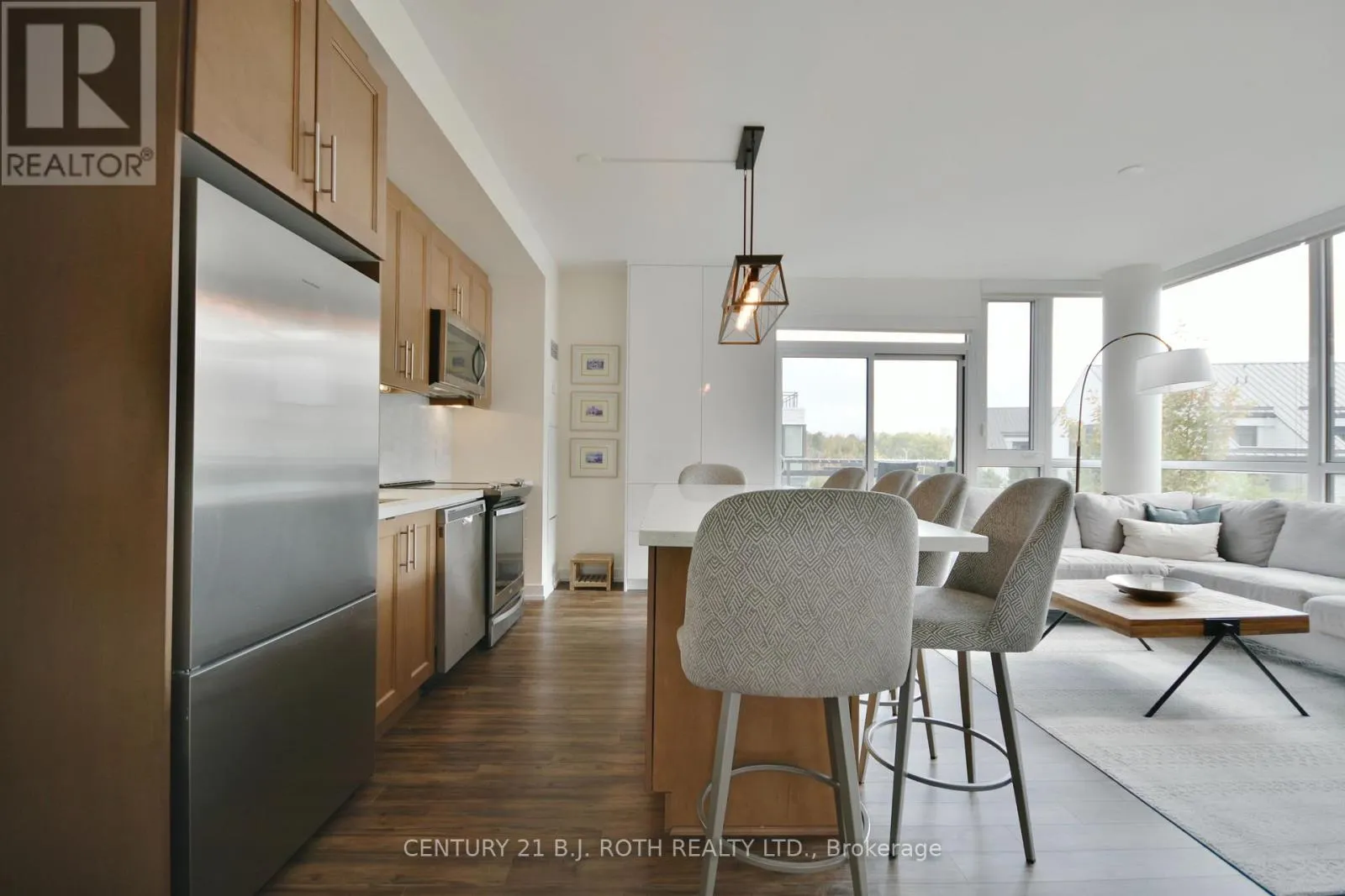 B317 - 271 SEA RAY AVENUE