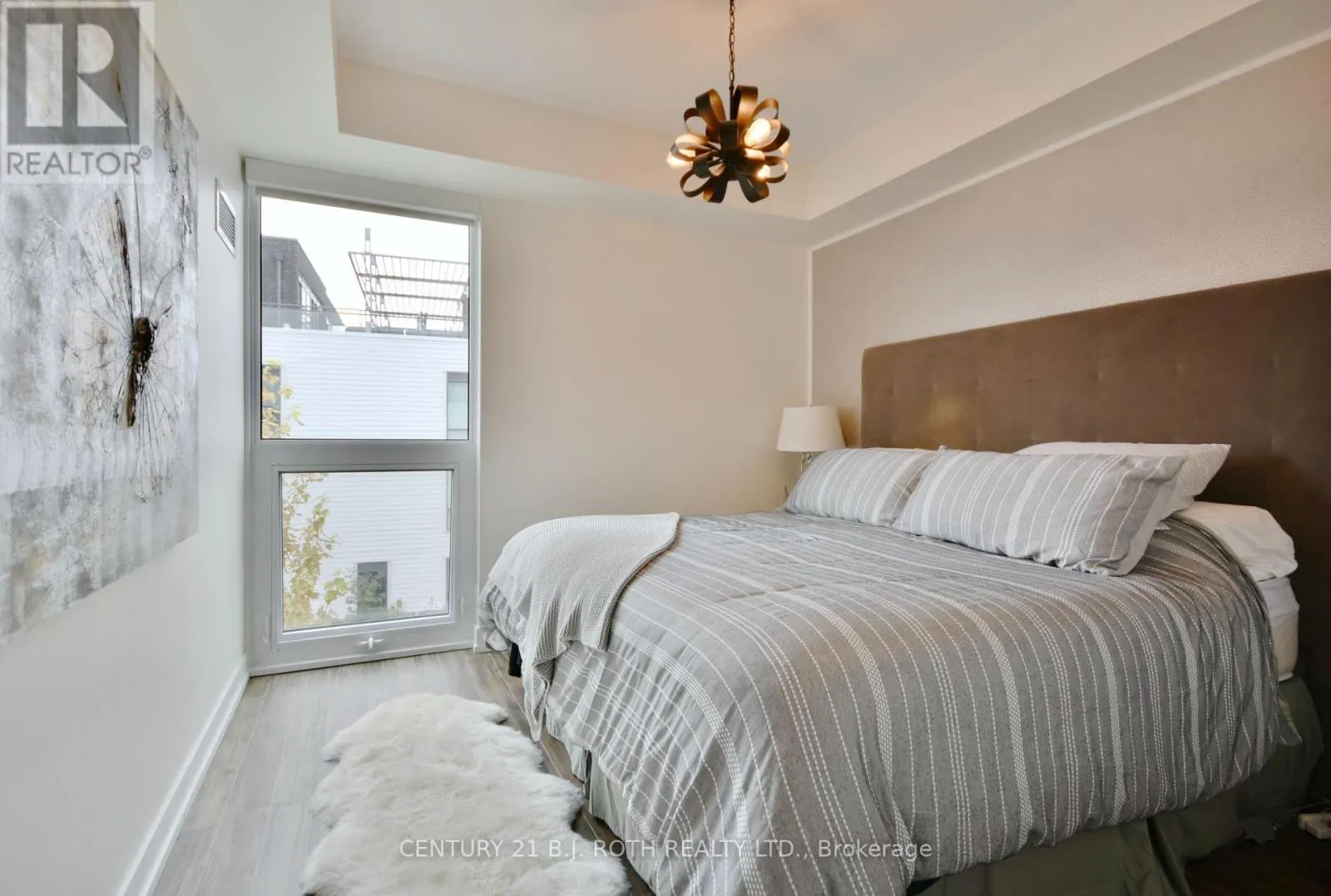 B317 - 271 SEA RAY AVENUE