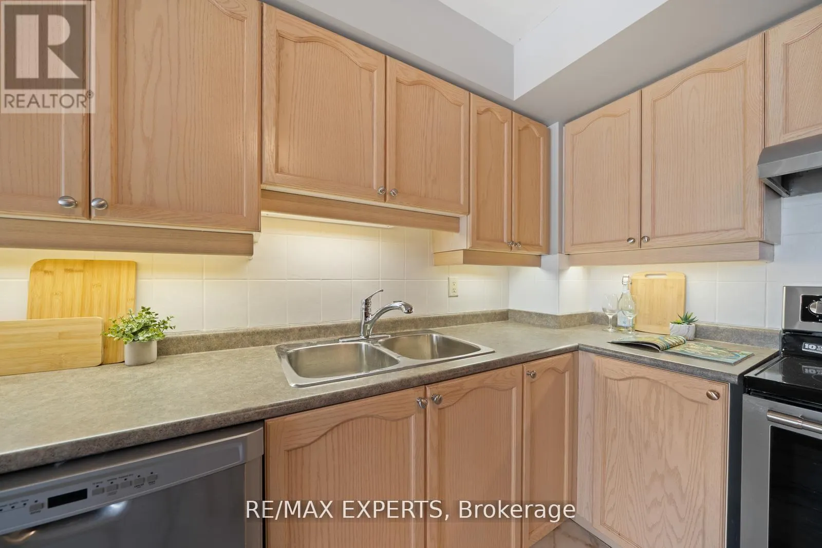 213 - 2500 RUTHERFORD ROAD