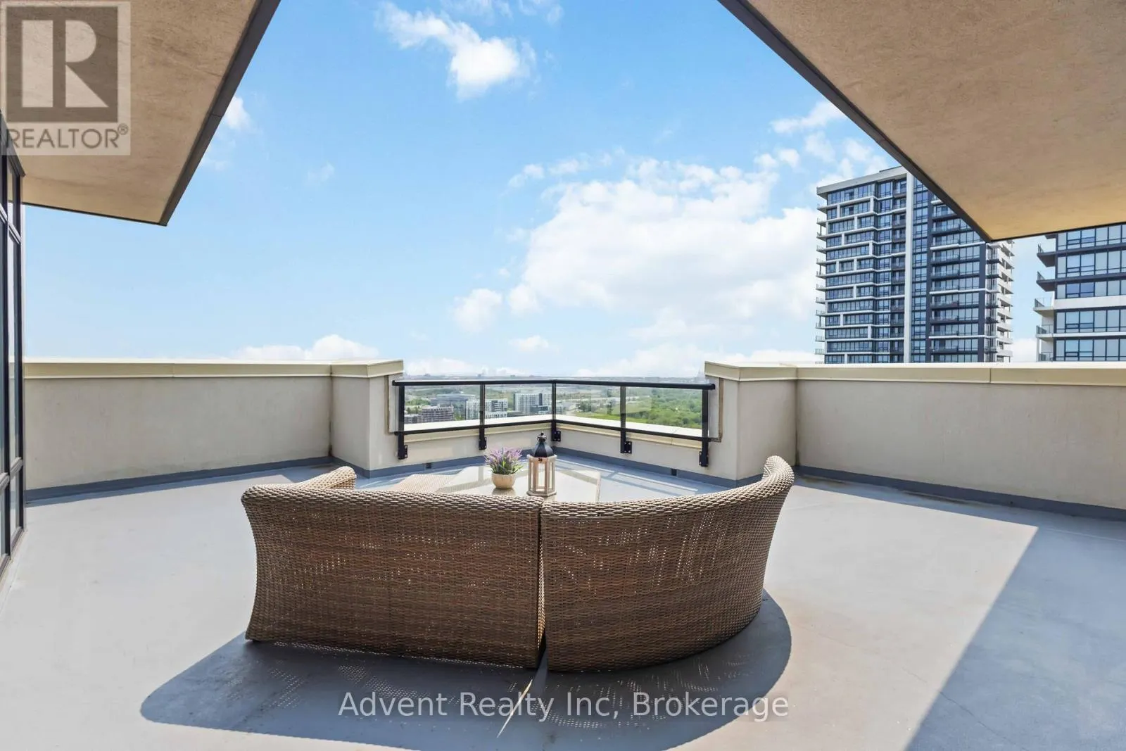 PH06 - 15 WATER WALK DRIVE