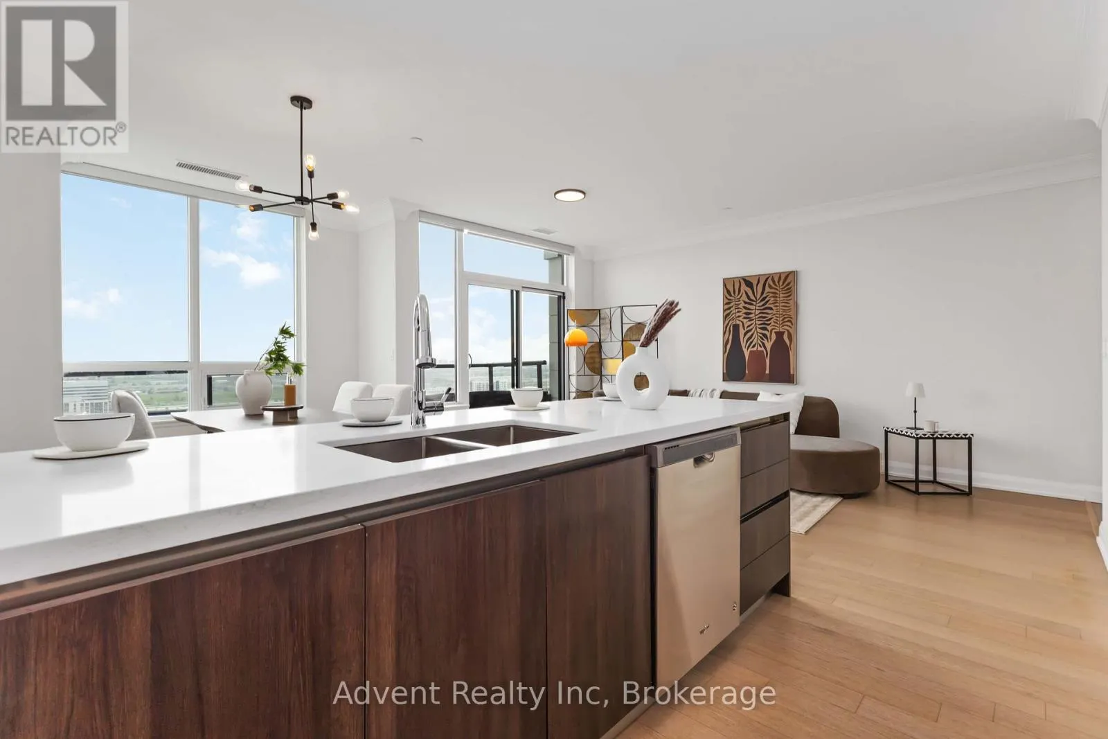 PH06 - 15 WATER WALK DRIVE