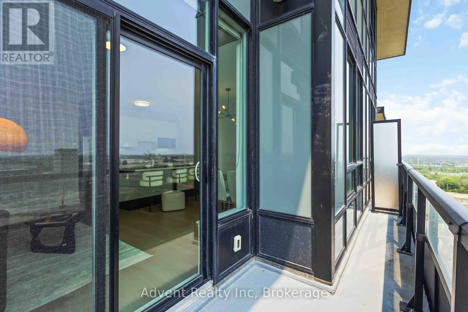 PH06 - 15 WATER WALK DRIVE