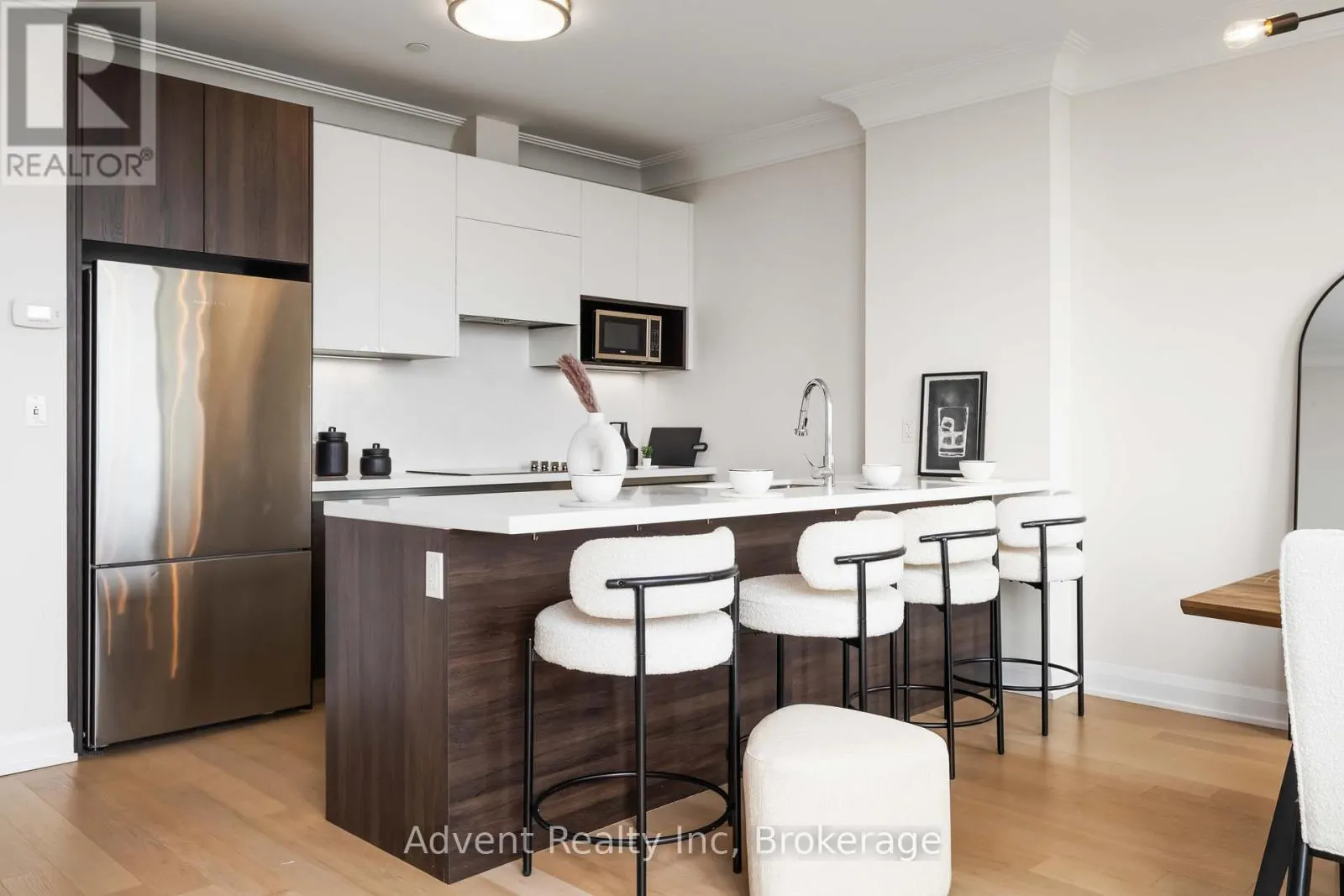 PH06 - 15 WATER WALK DRIVE