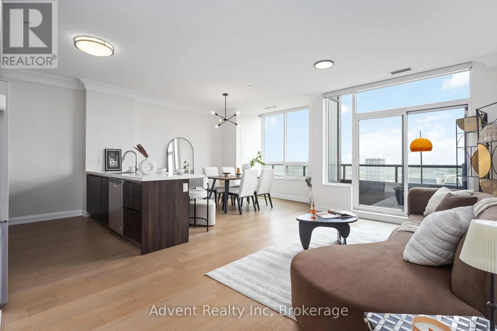 PH06 - 15 WATER WALK DRIVE