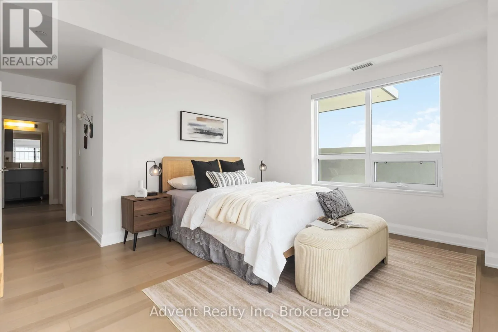 PH06 - 15 WATER WALK DRIVE