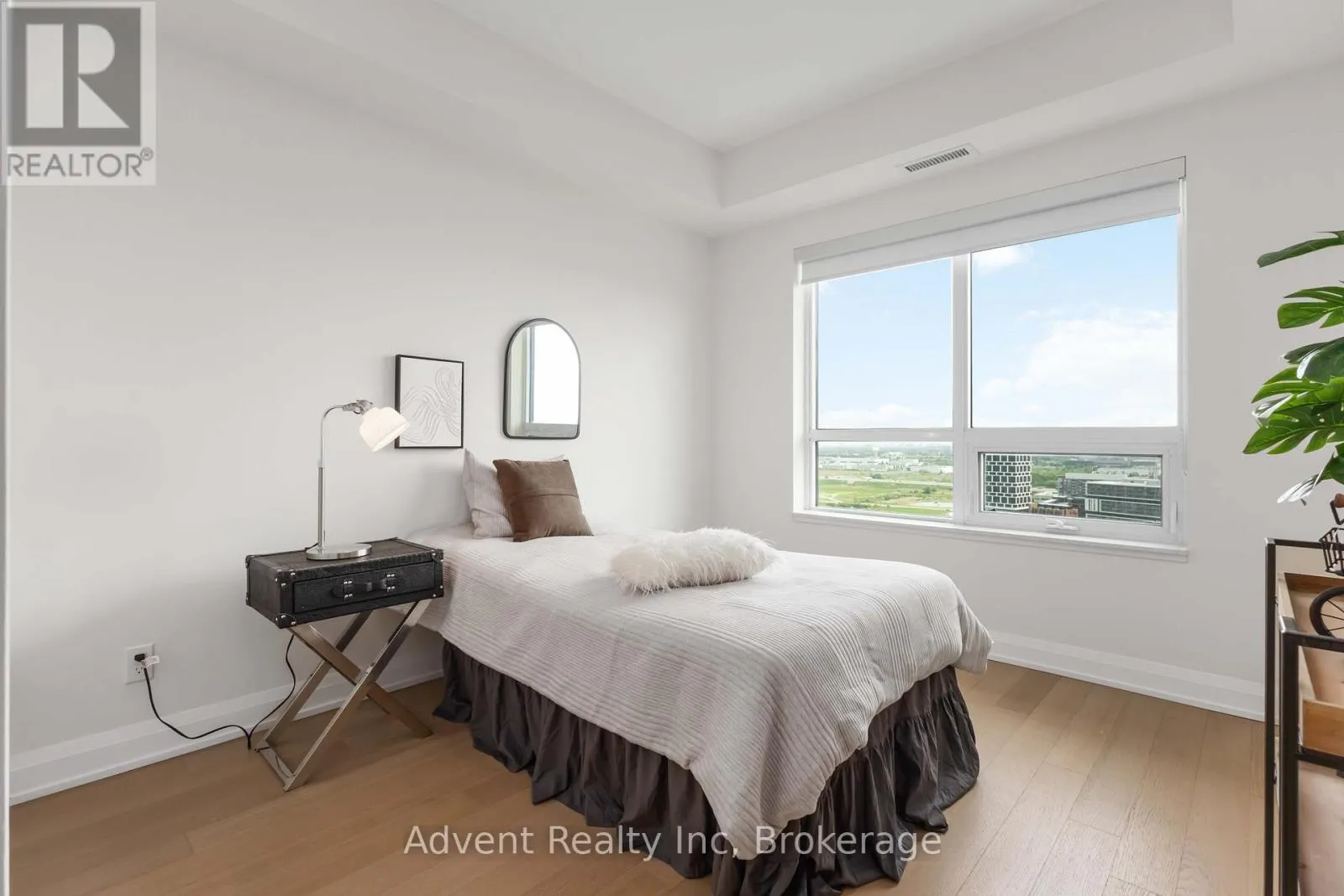 PH06 - 15 WATER WALK DRIVE