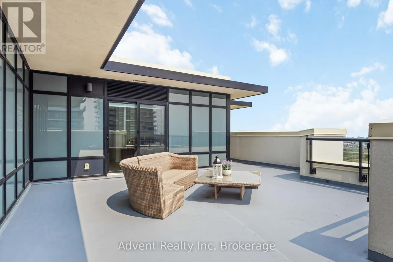 PH06 - 15 WATER WALK DRIVE