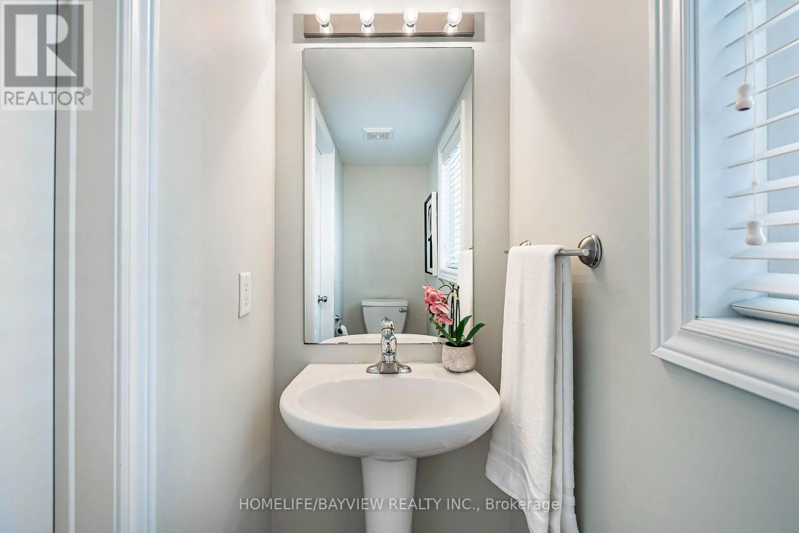 61 FOUR SEASONS CRESCENT