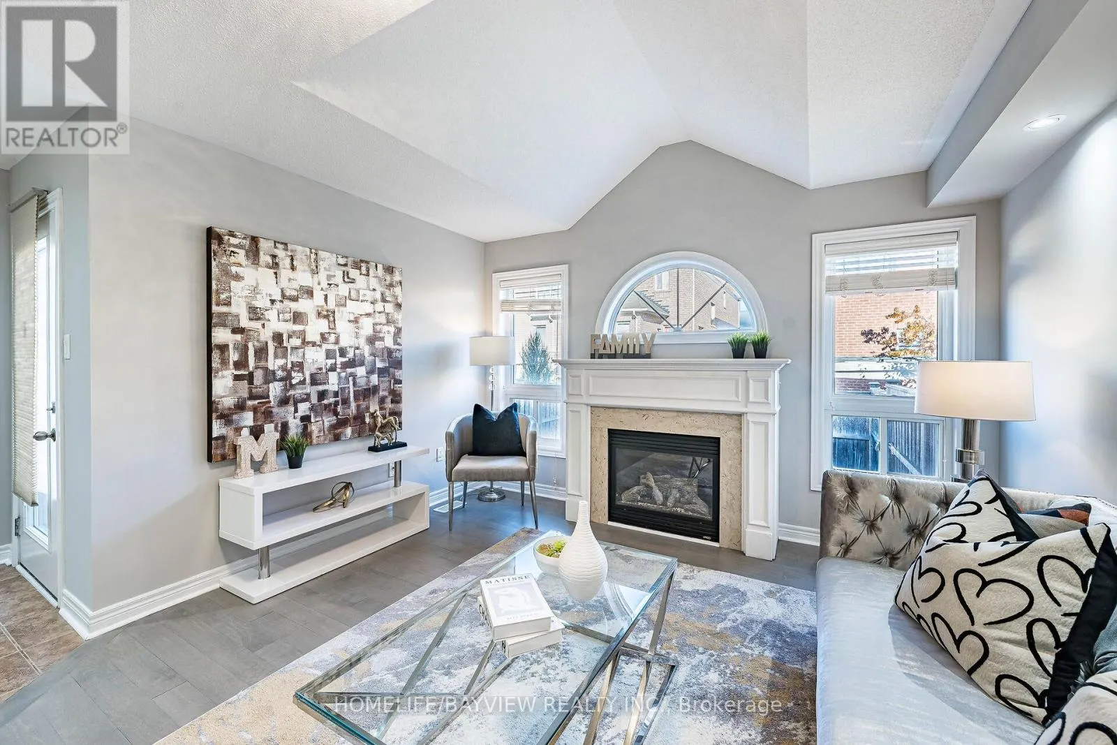 61 FOUR SEASONS CRESCENT