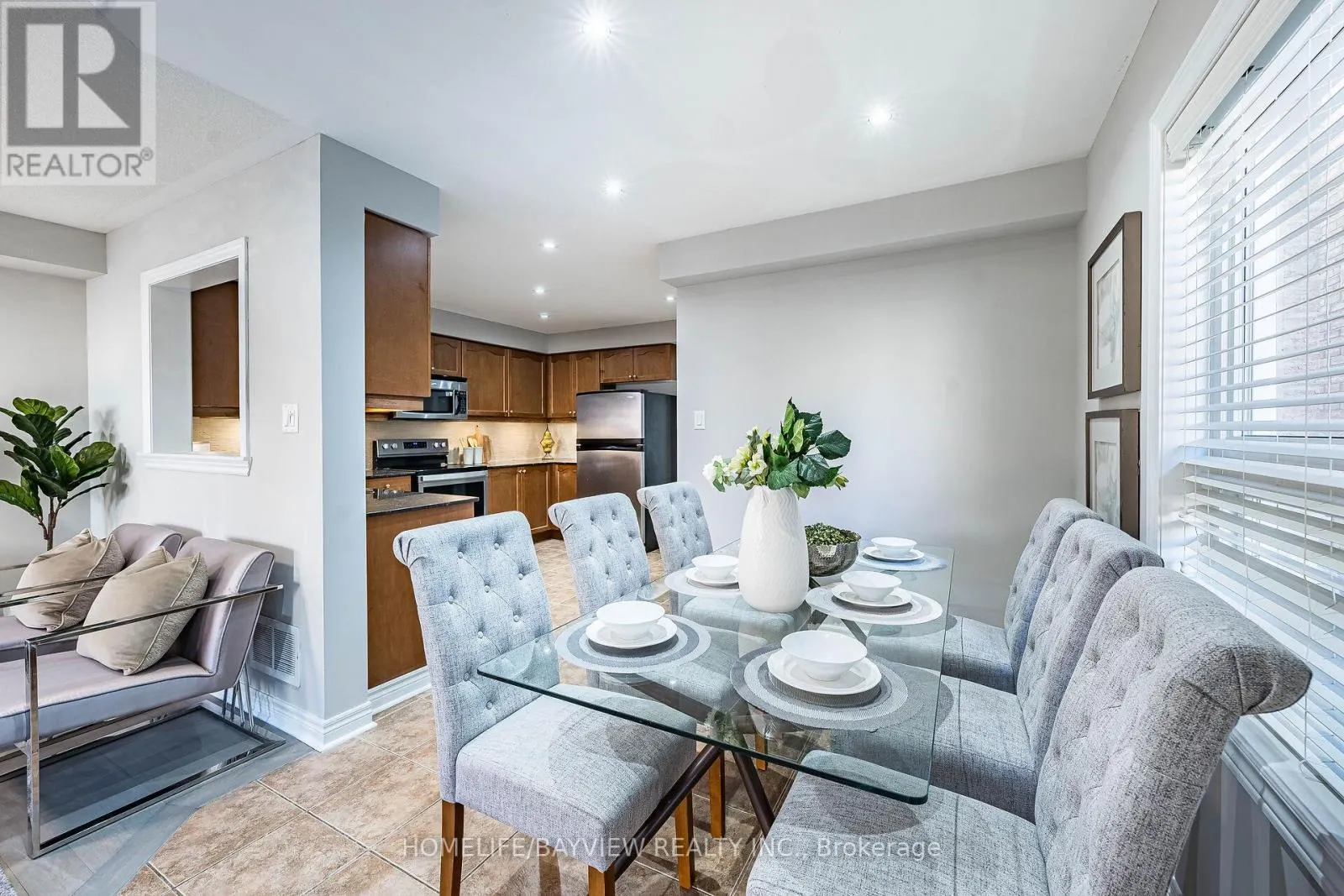 61 FOUR SEASONS CRESCENT