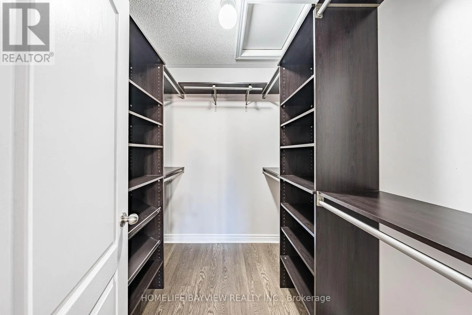 61 FOUR SEASONS CRESCENT