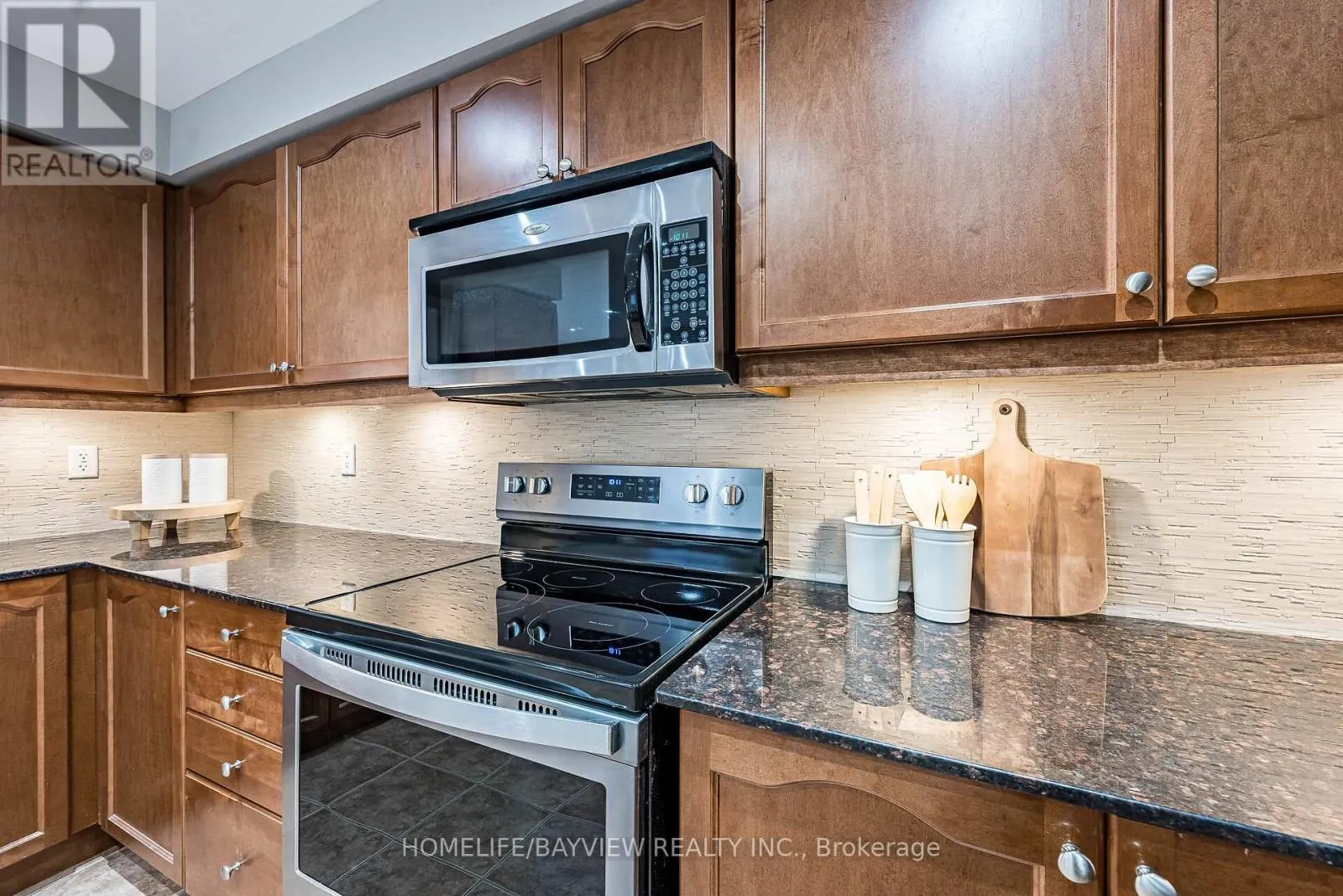 61 FOUR SEASONS CRESCENT