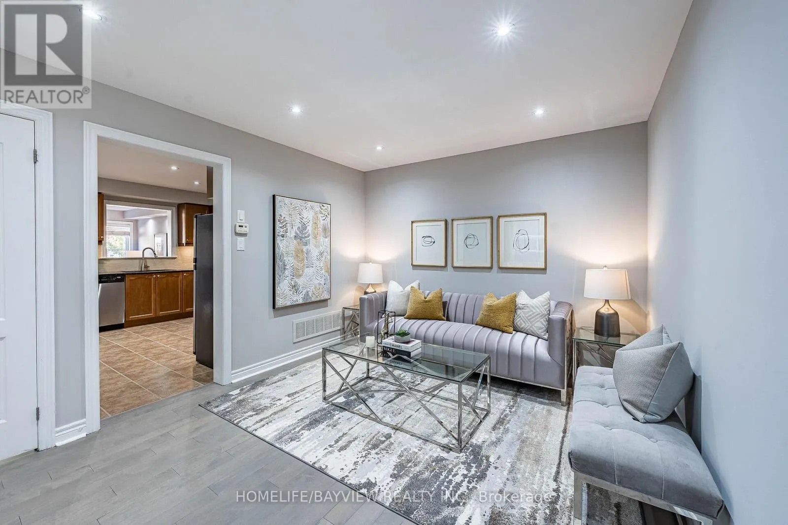 61 FOUR SEASONS CRESCENT