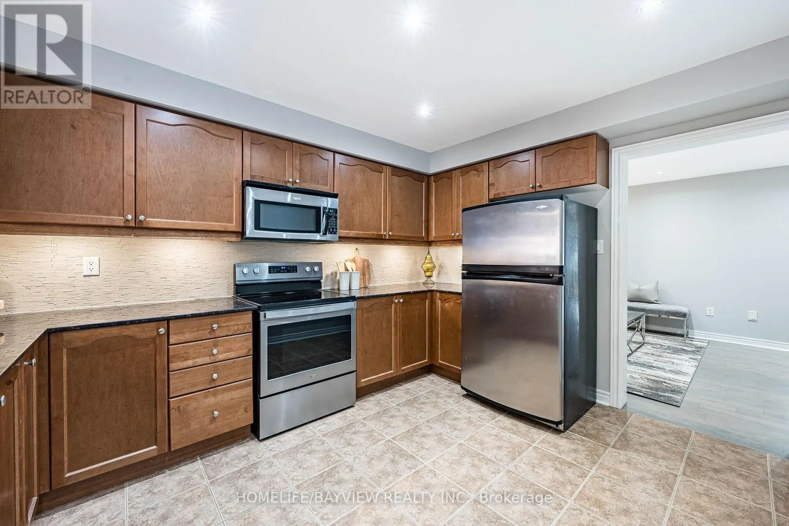 61 FOUR SEASONS CRESCENT