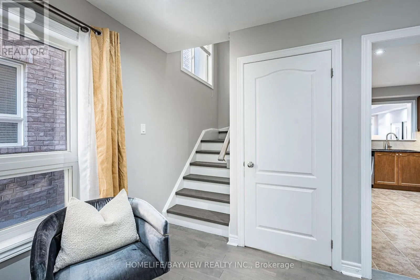 61 FOUR SEASONS CRESCENT