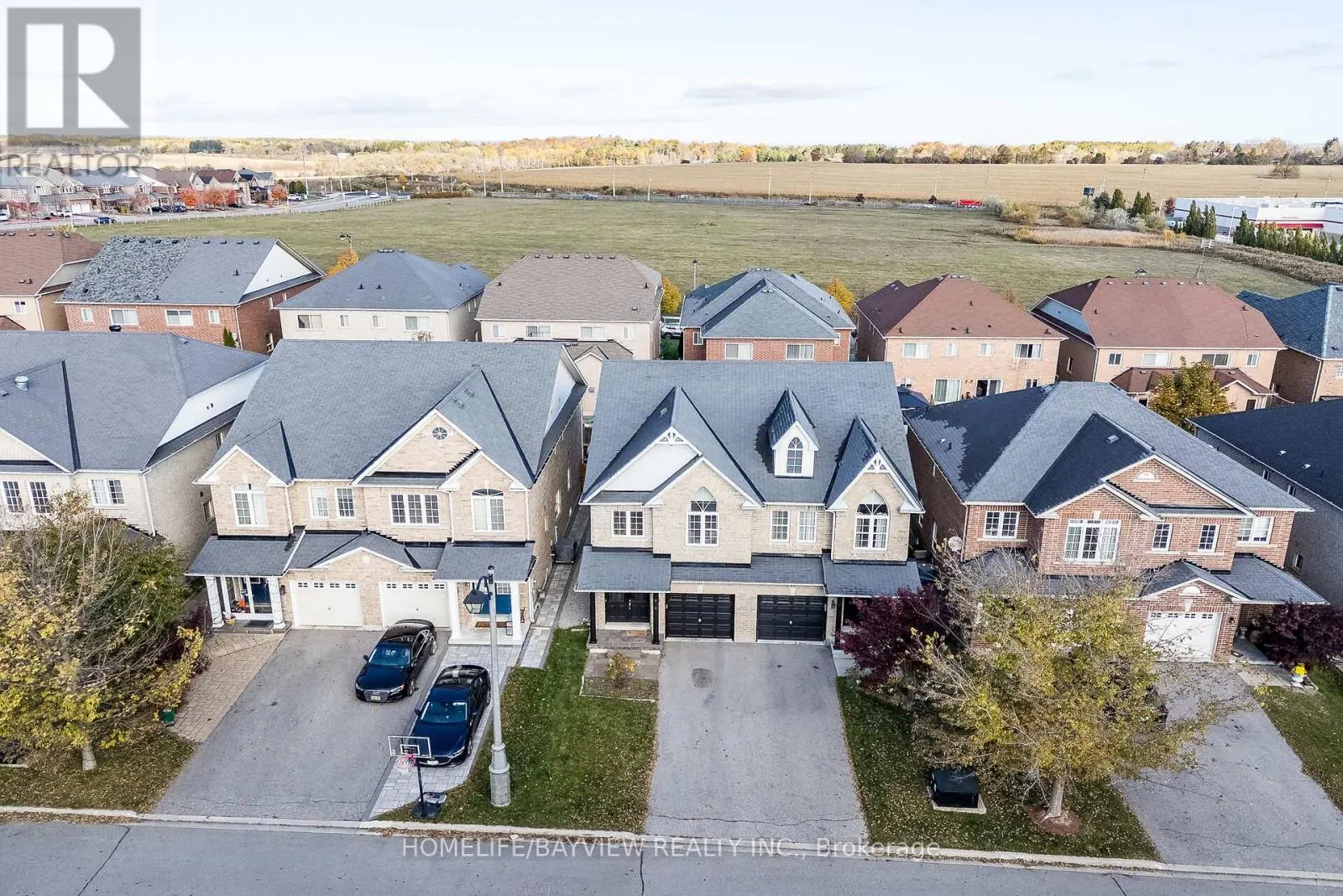 61 FOUR SEASONS CRESCENT