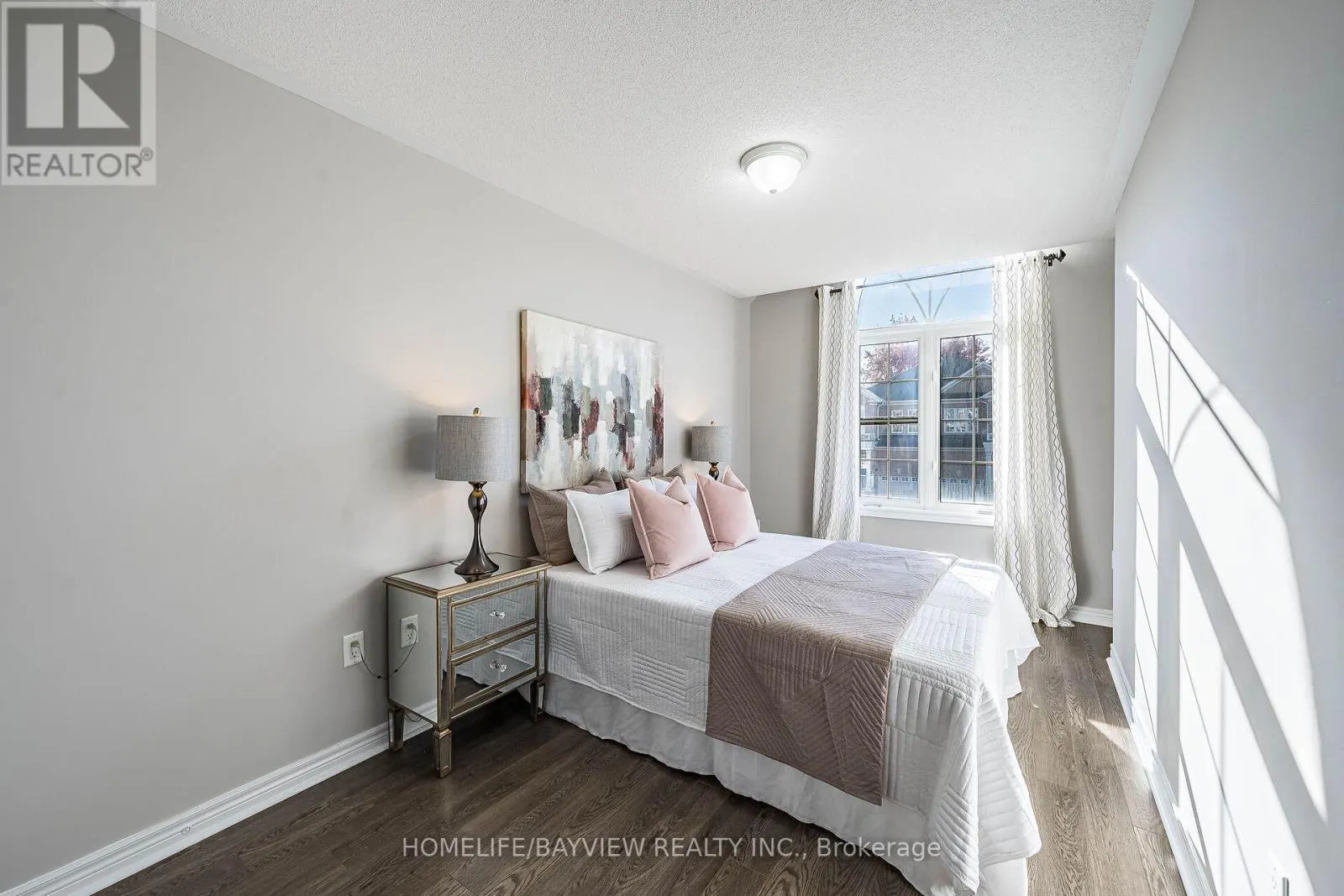 61 FOUR SEASONS CRESCENT