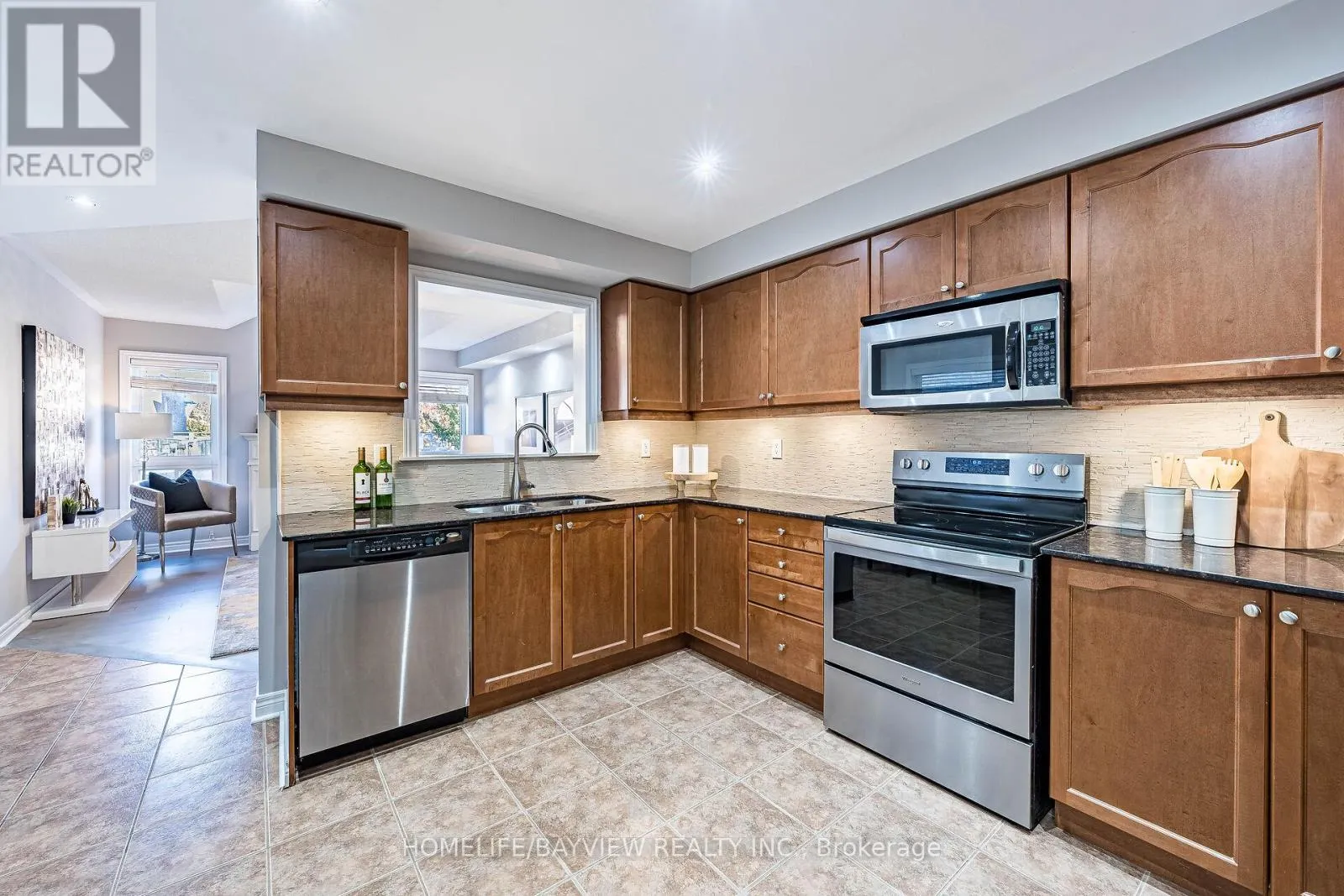 61 FOUR SEASONS CRESCENT