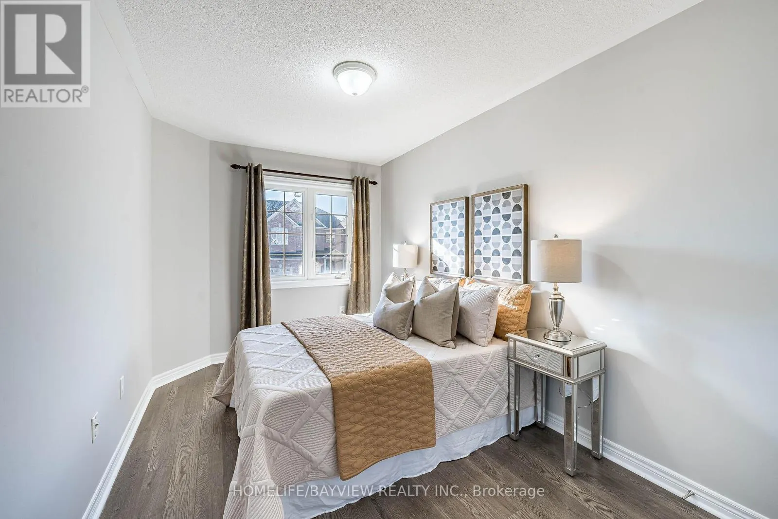 61 FOUR SEASONS CRESCENT