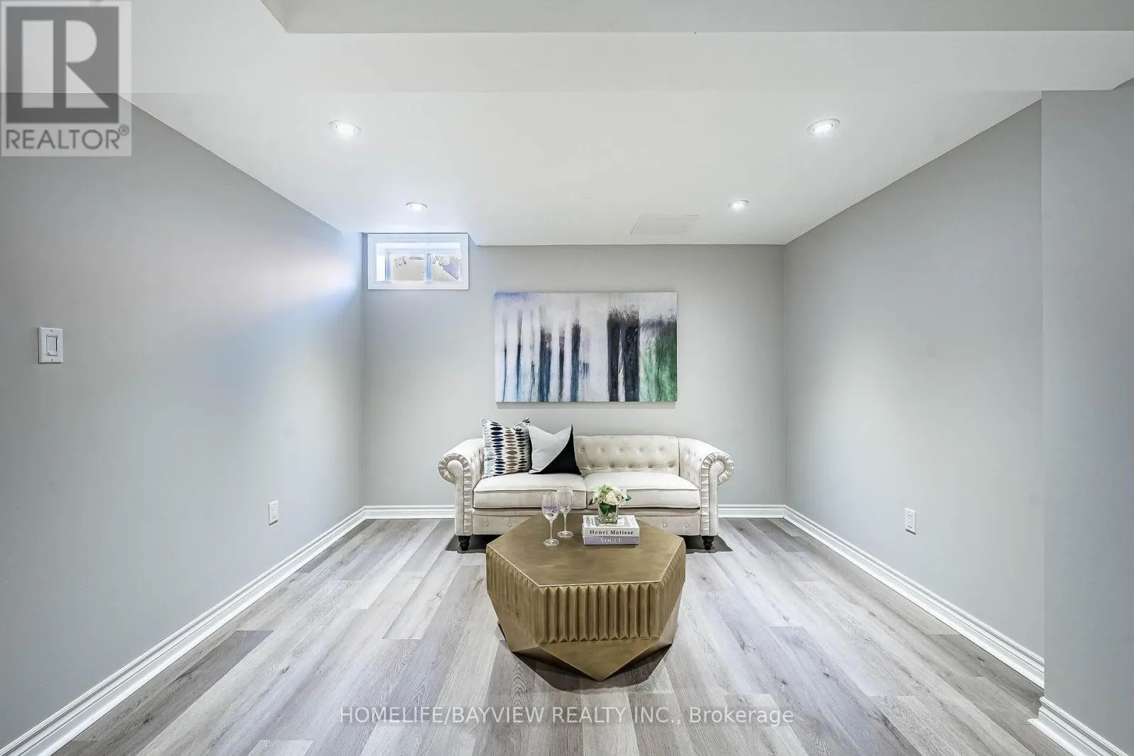 61 FOUR SEASONS CRESCENT