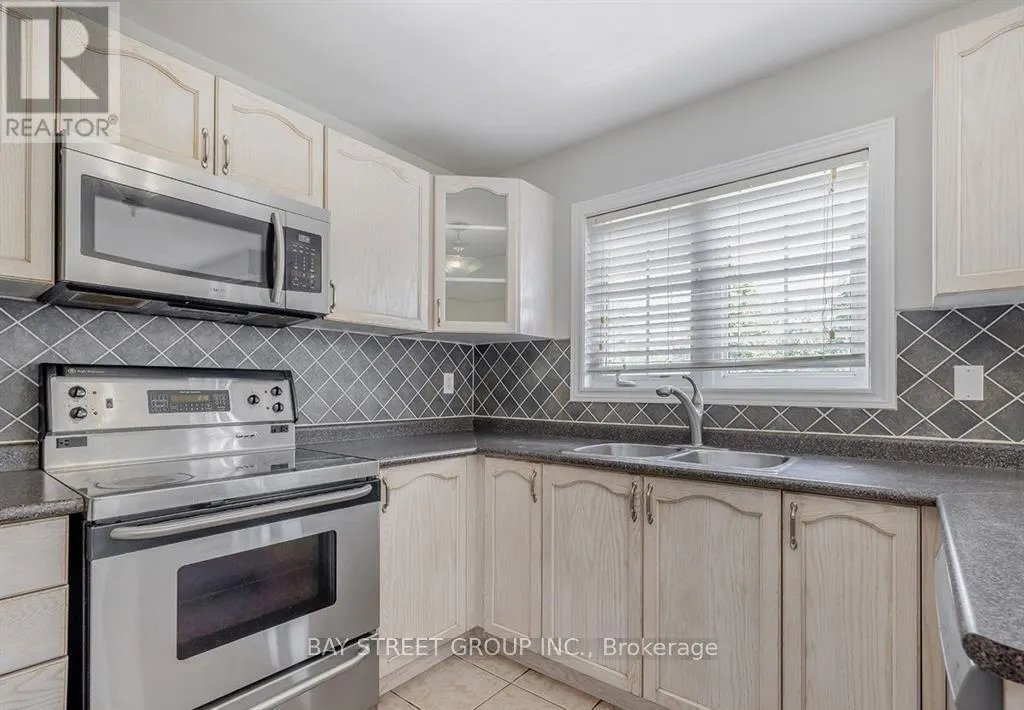 81 VILLAGE VISTA WAY