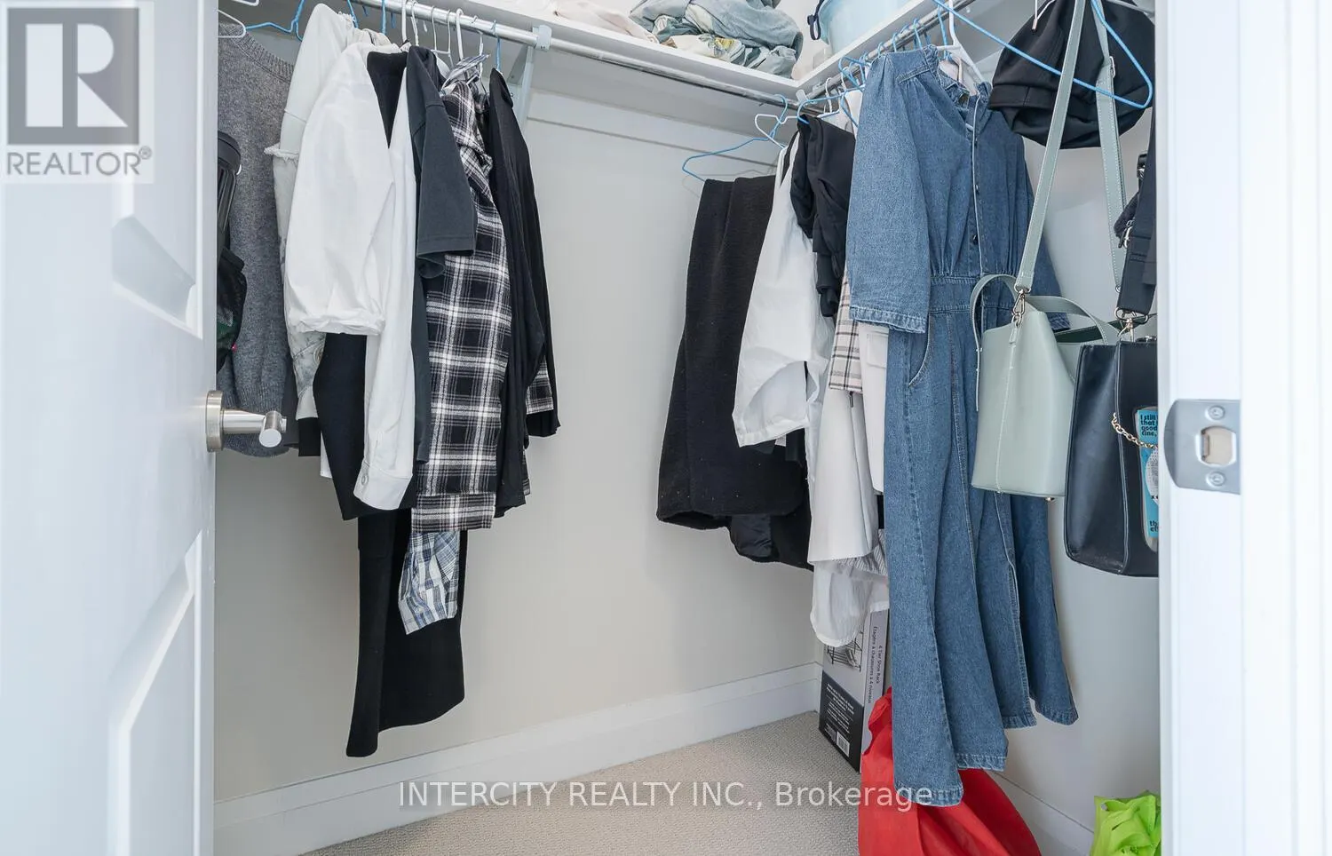 1102 - 520 STEELES AVENUE W