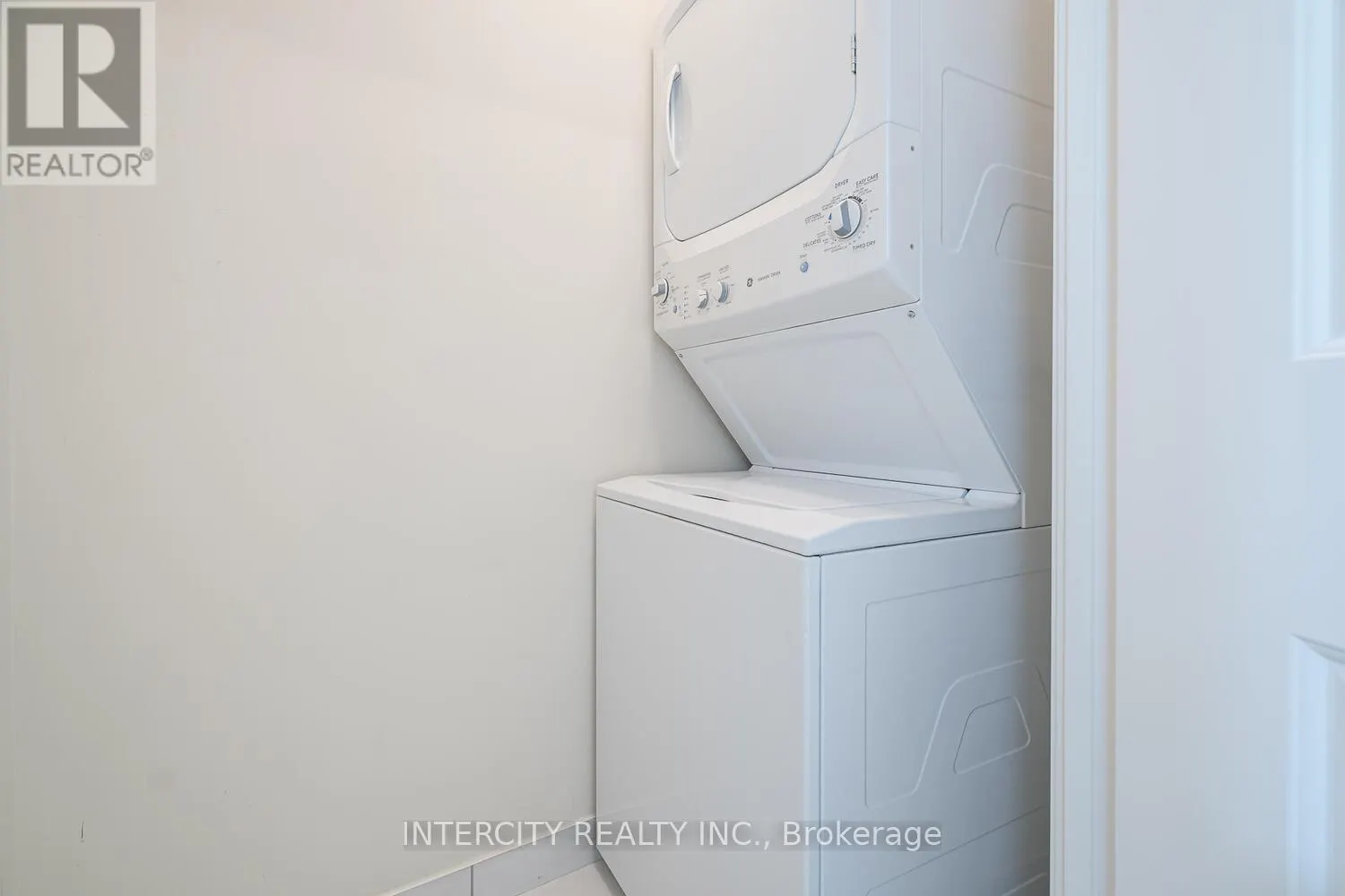 1102 - 520 STEELES AVENUE W