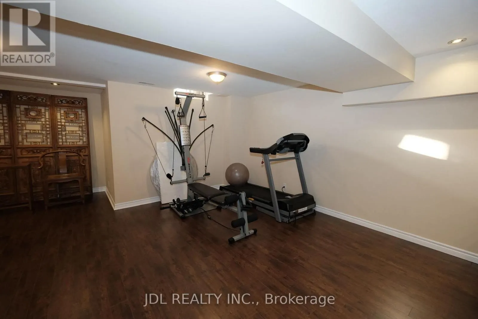 53 FERN VALLEY CRESCENT