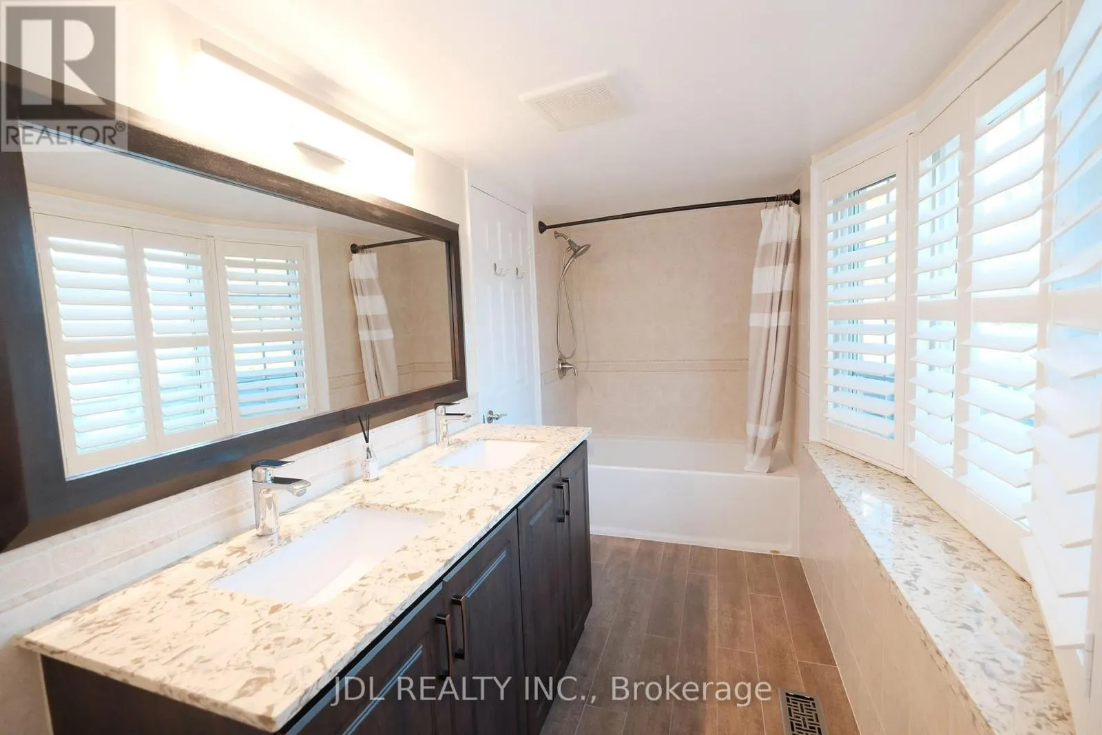 53 FERN VALLEY CRESCENT