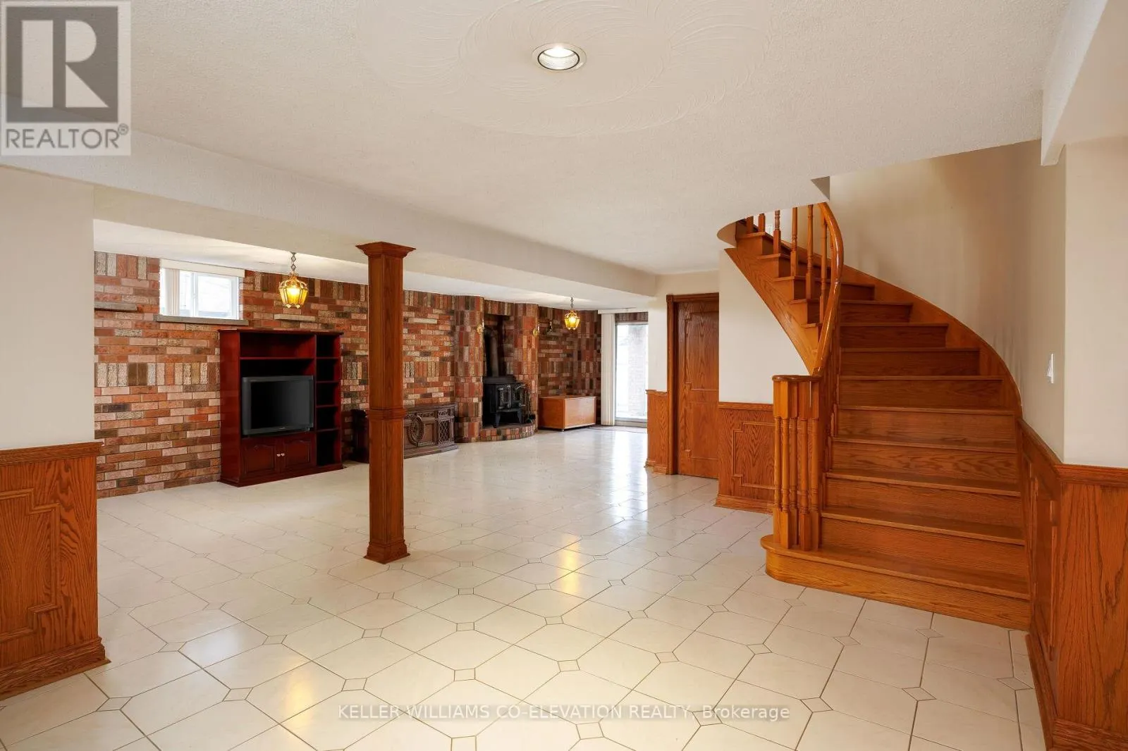 73 QUEENSTON CRESCENT