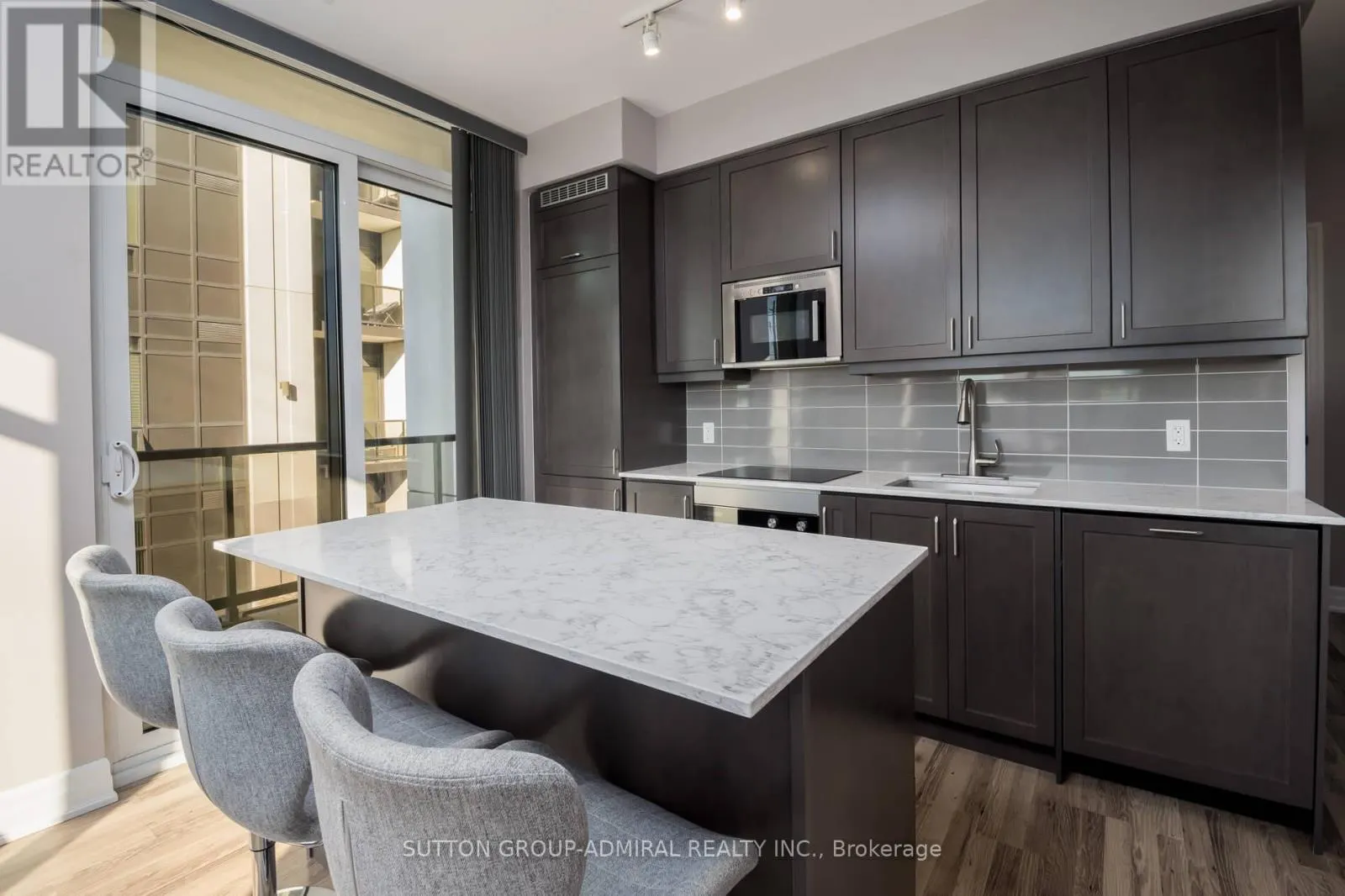 216 - 9075 JANE STREET