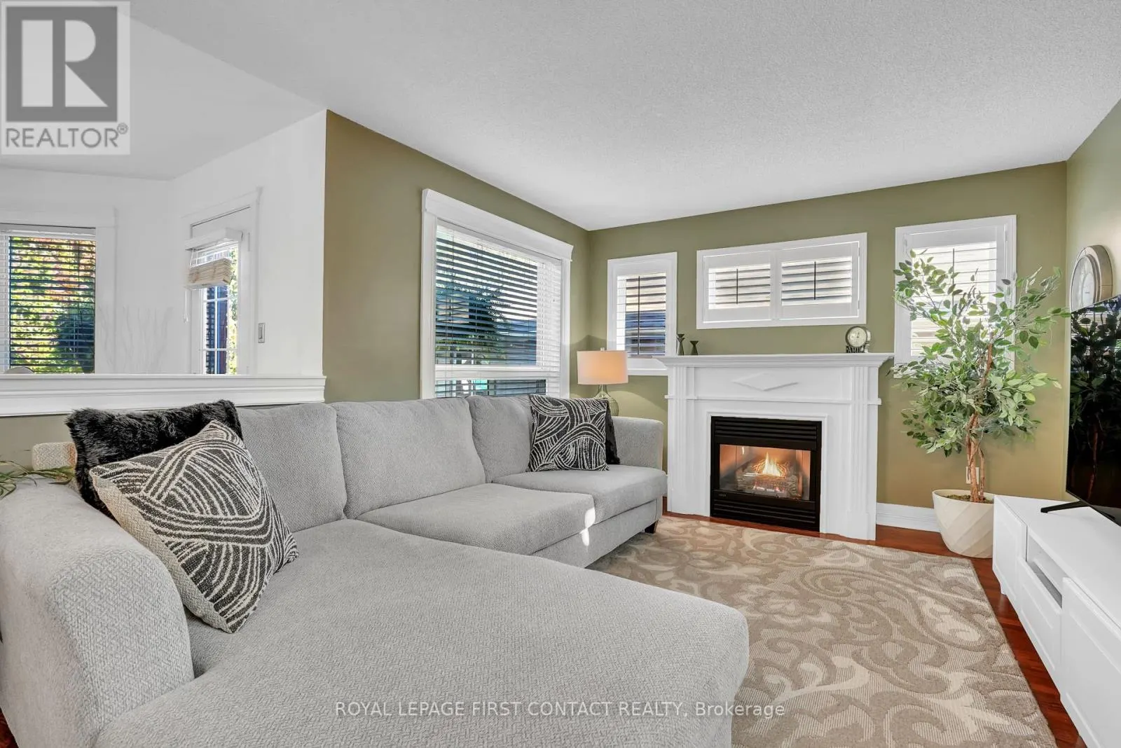 1328 VINCENT CRESCENT