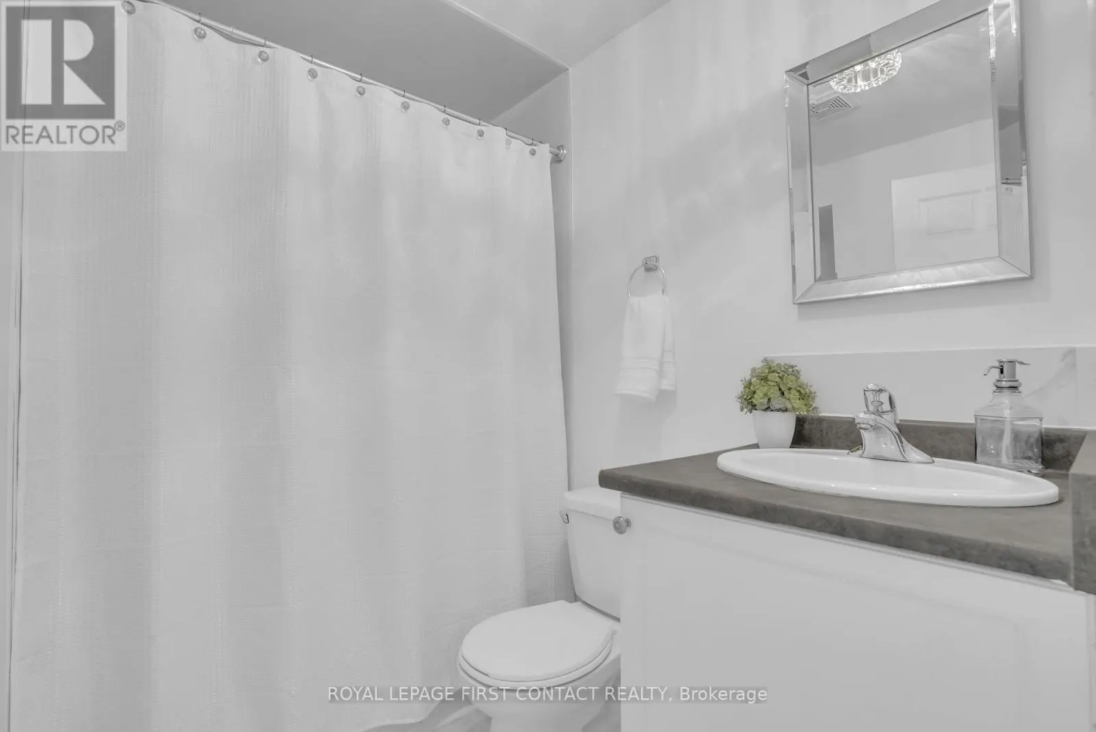 1328 VINCENT CRESCENT