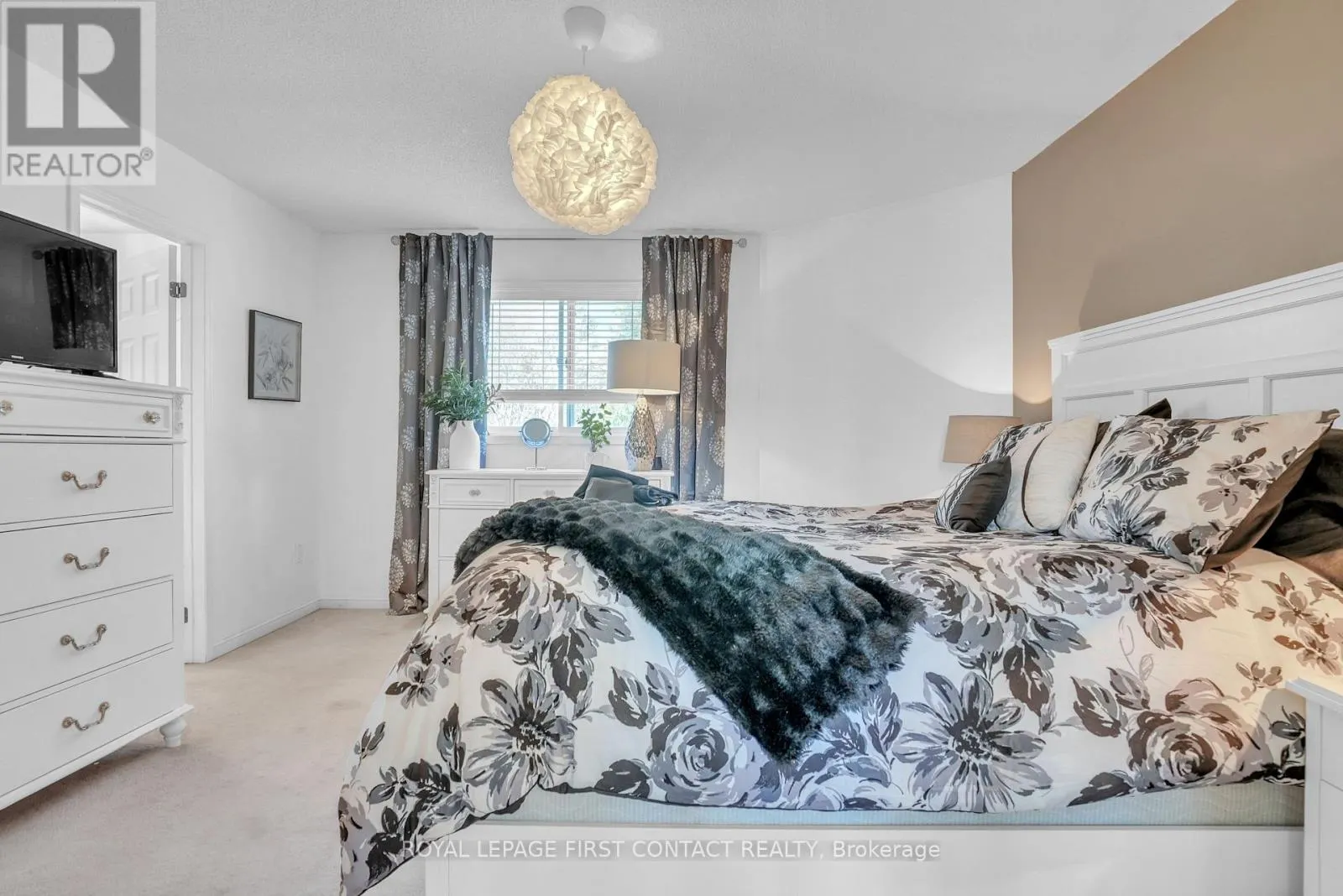 1328 VINCENT CRESCENT