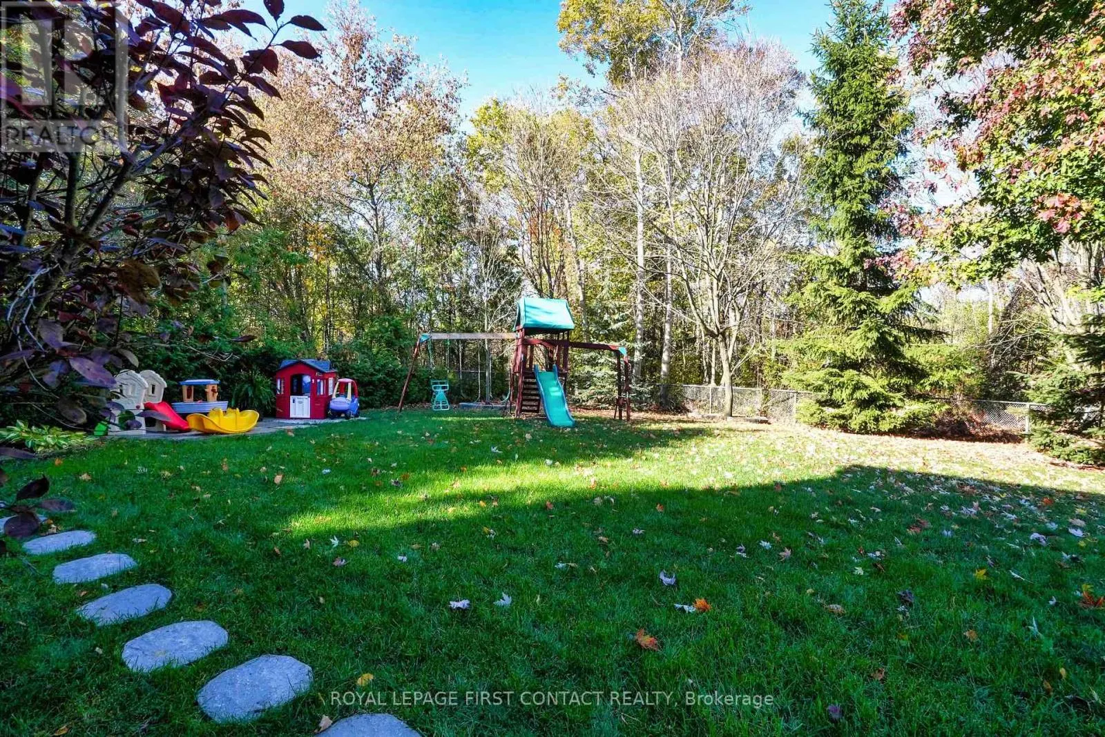 1328 VINCENT CRESCENT