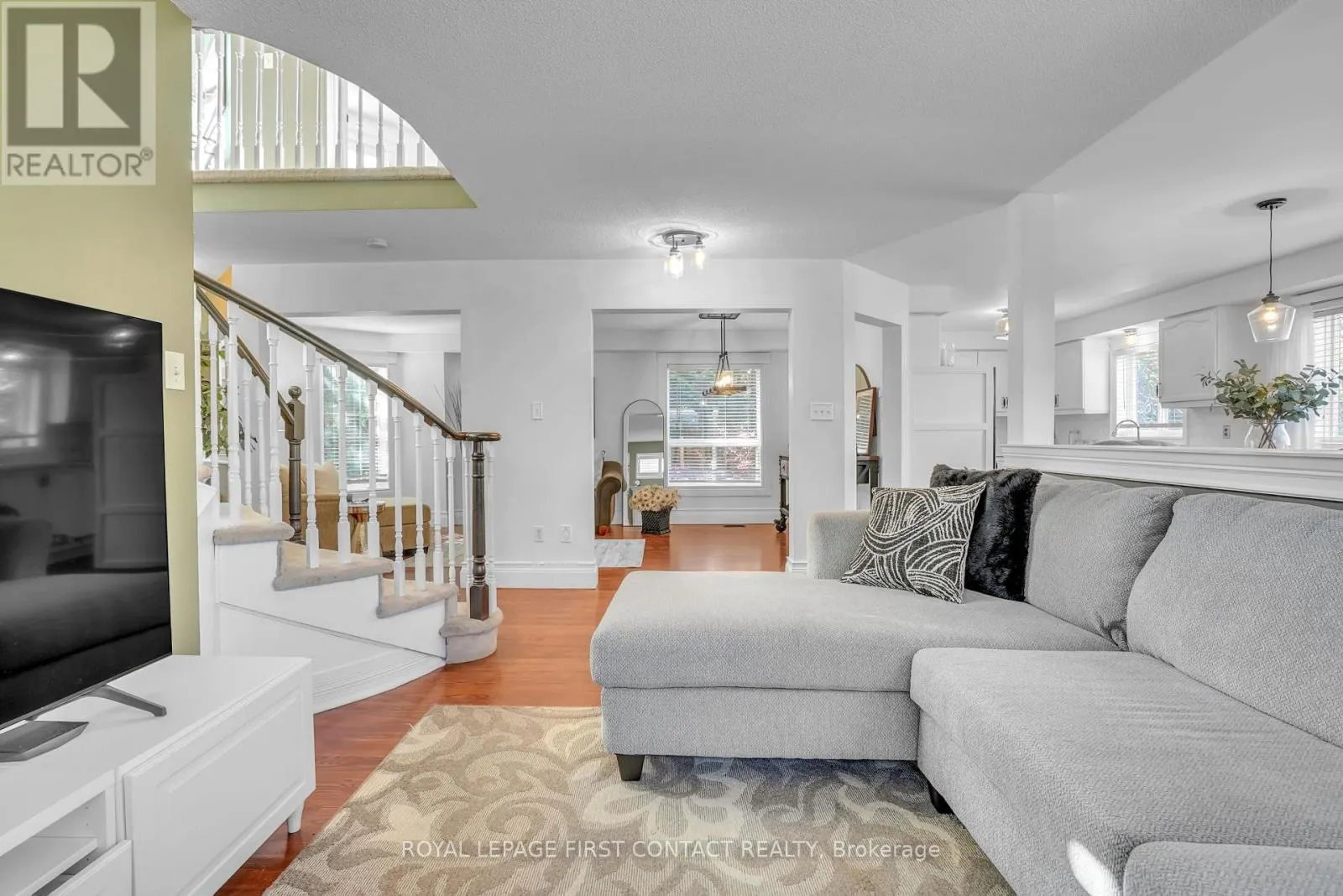 1328 VINCENT CRESCENT