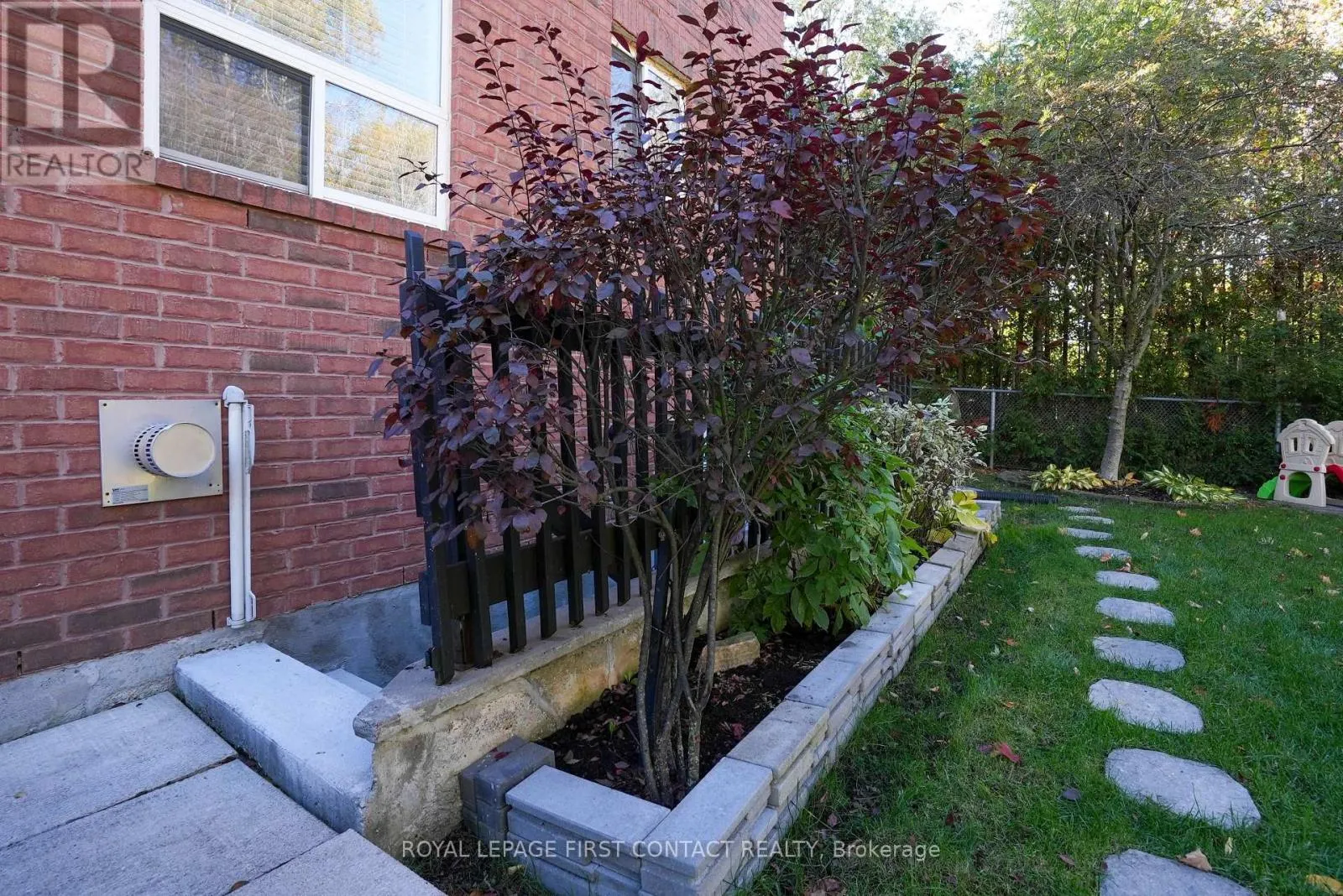 1328 VINCENT CRESCENT