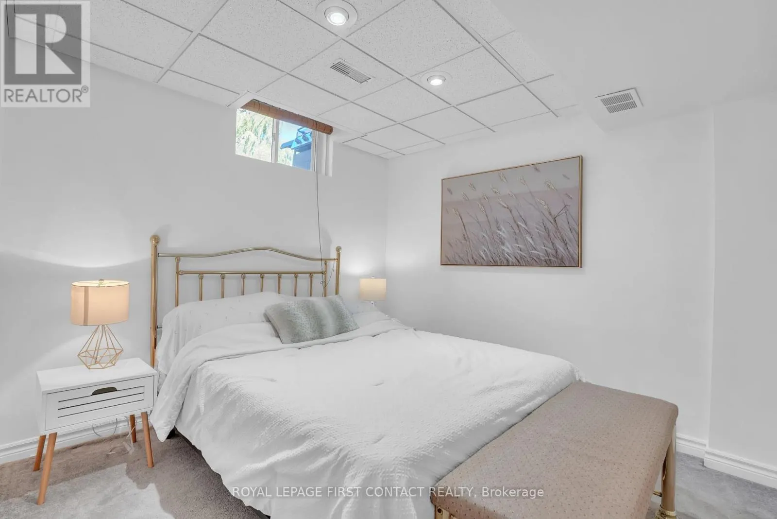 1328 VINCENT CRESCENT