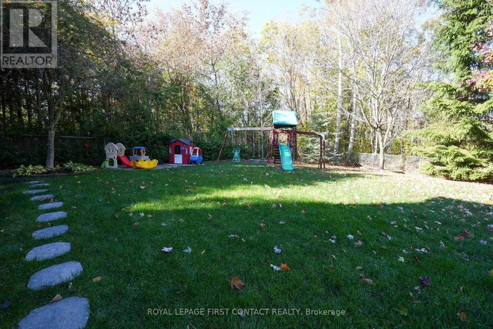 1328 VINCENT CRESCENT