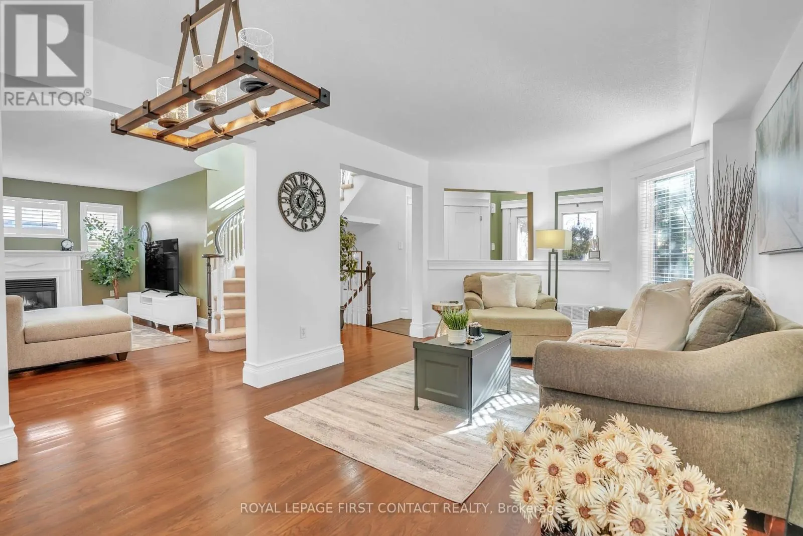 1328 VINCENT CRESCENT