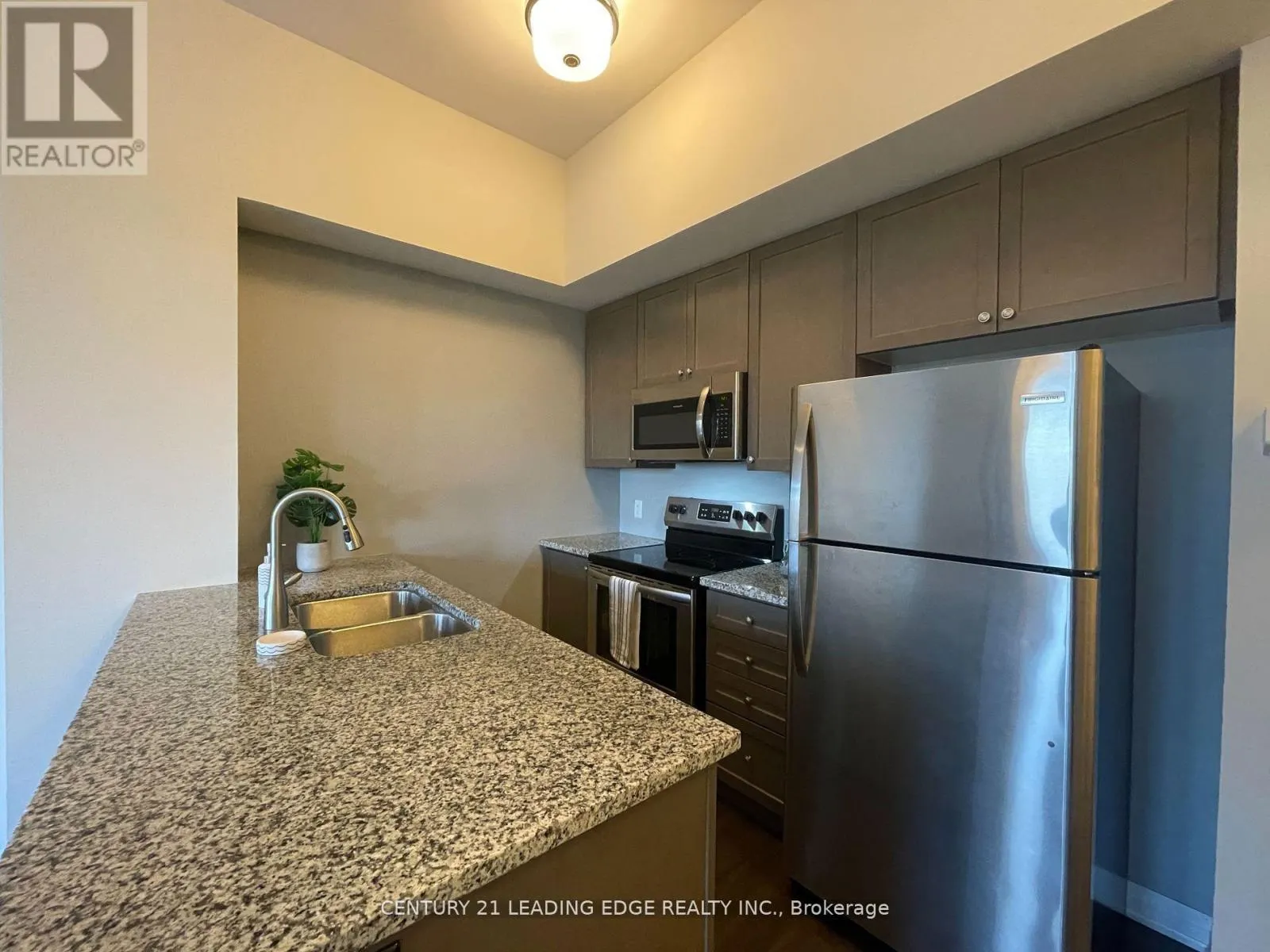 107 - 2 ADAM SELLERS STREET