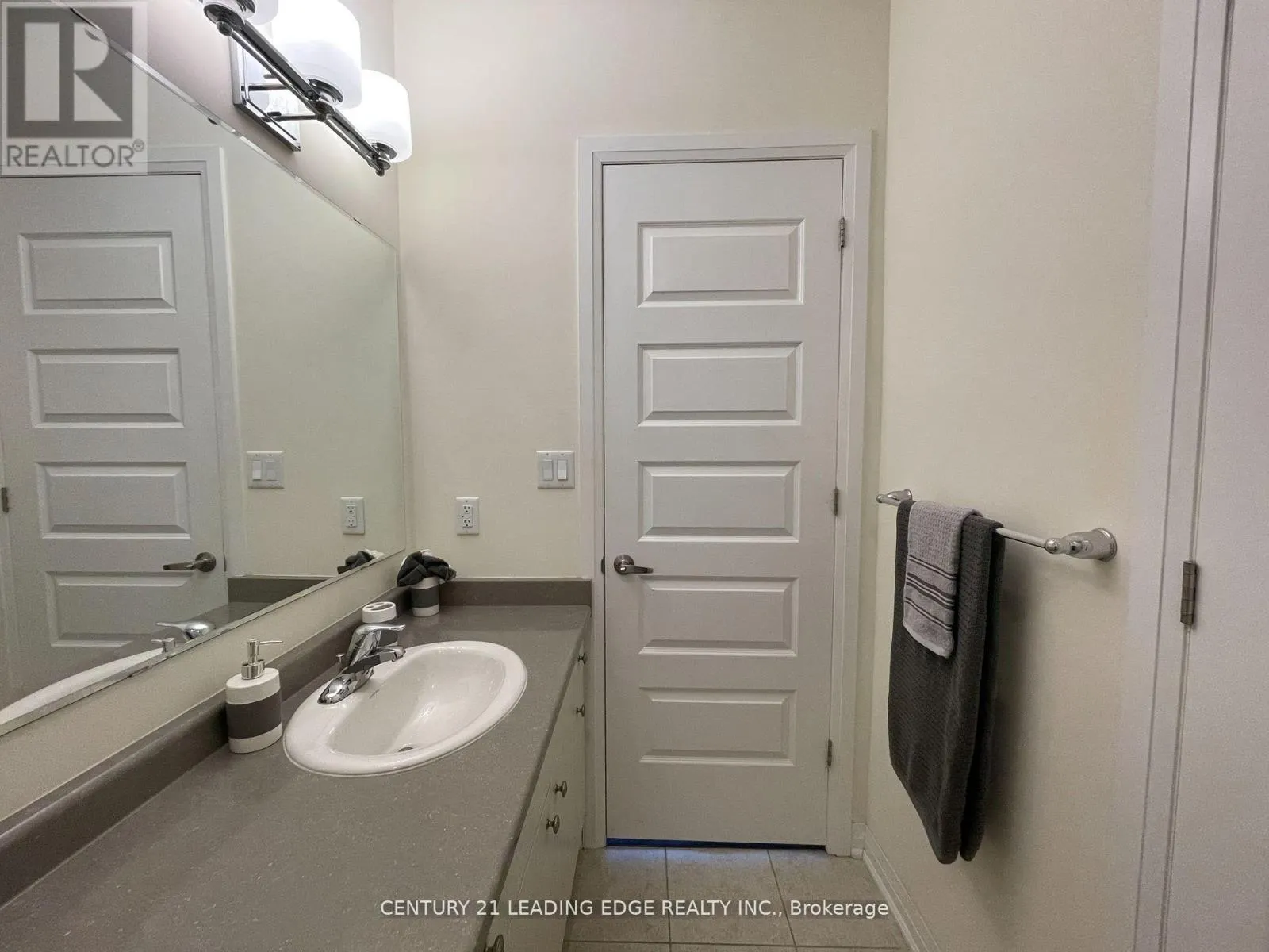 107 - 2 ADAM SELLERS STREET