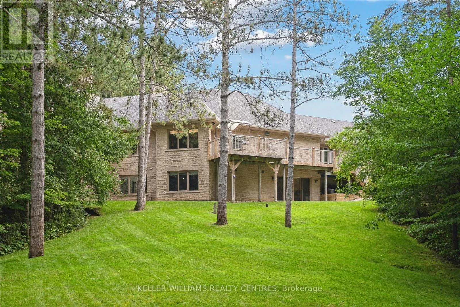 6 COUNTRY HEIGHTS DRIVE