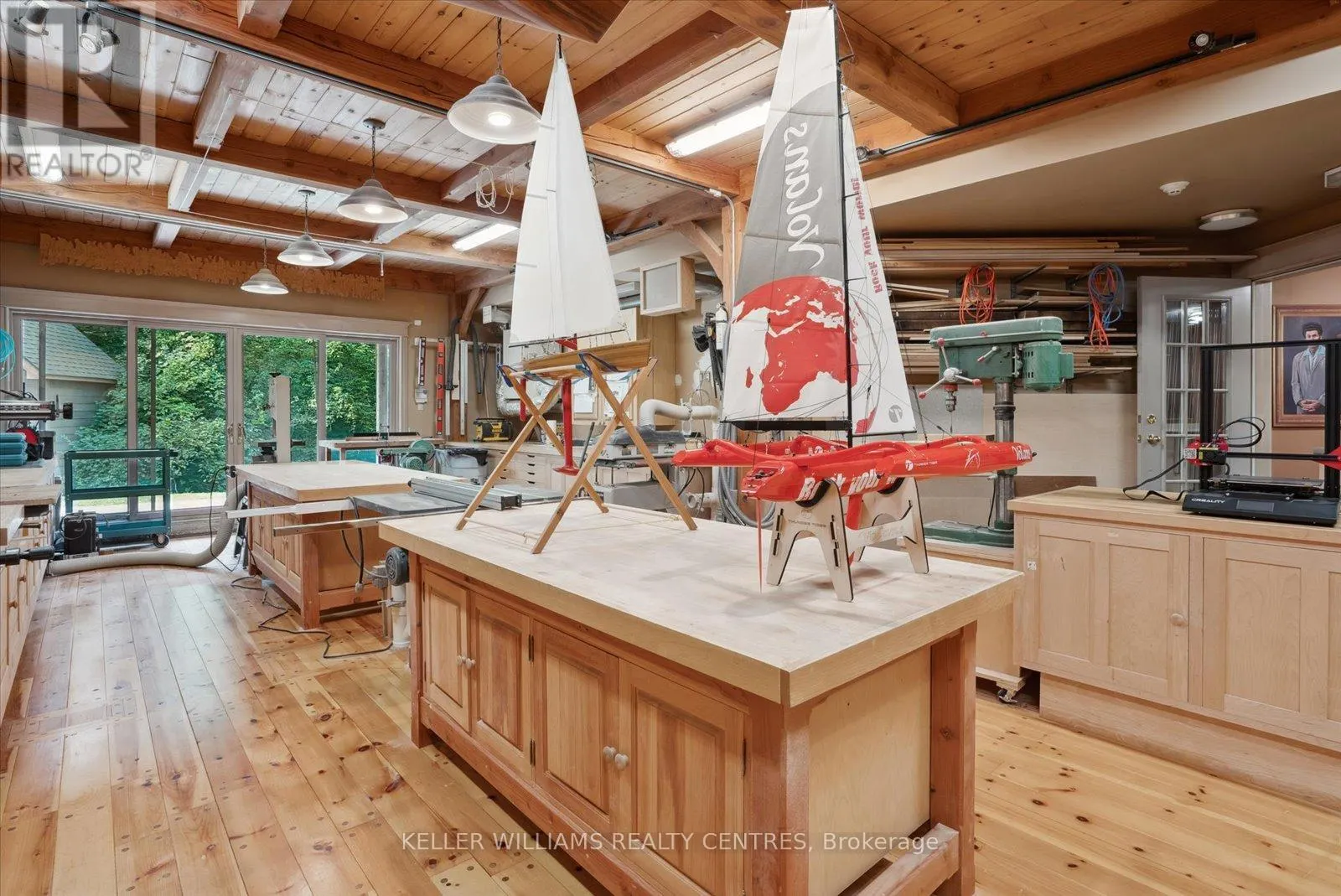 6 COUNTRY HEIGHTS DRIVE