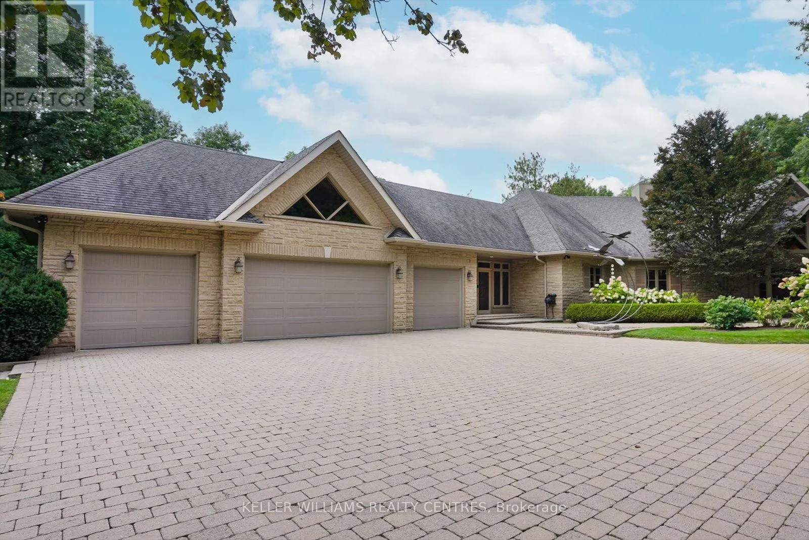 6 COUNTRY HEIGHTS DRIVE